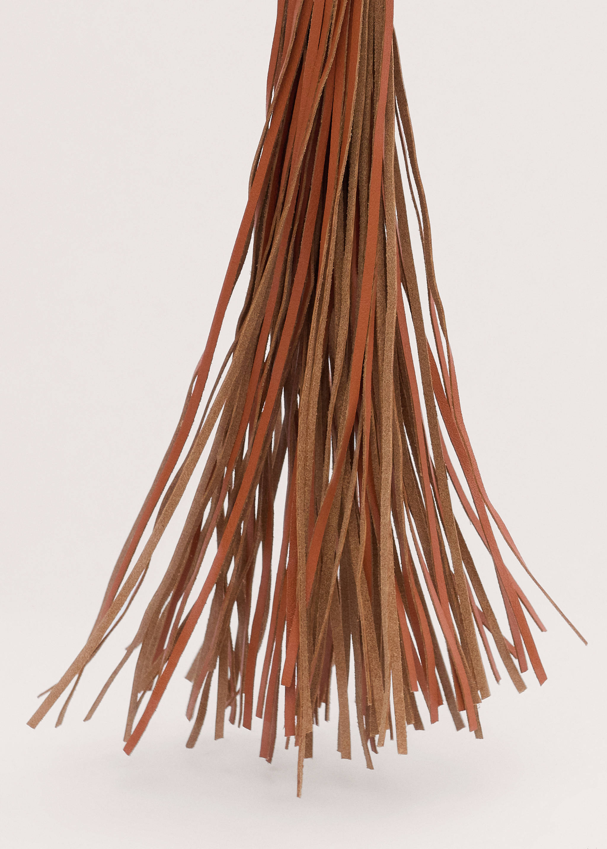 Fringed leather keyring - Details of the article 2