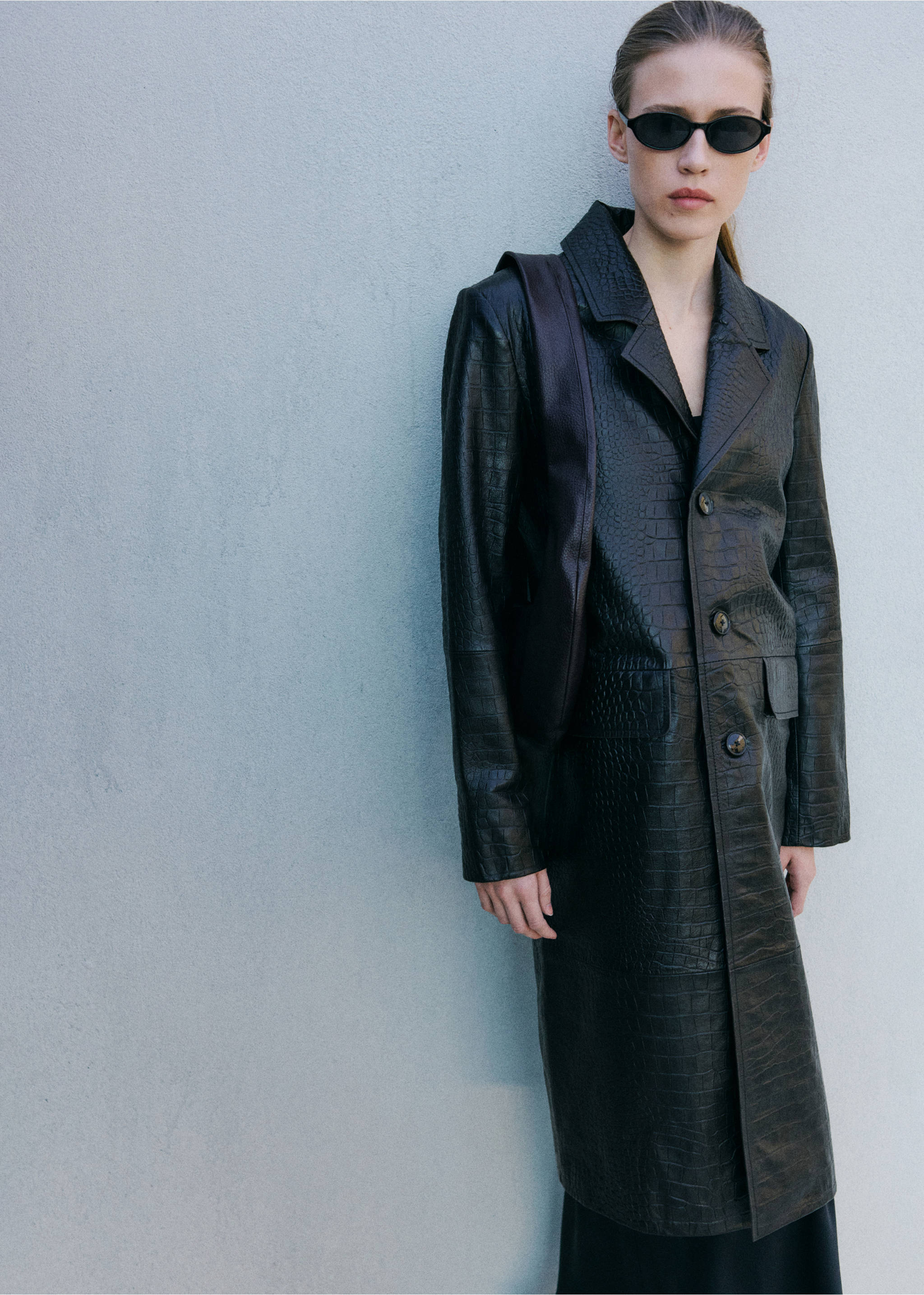 Crocodile-effect faux fur coat - Medium plane, Black. Ref: 27094772-04.