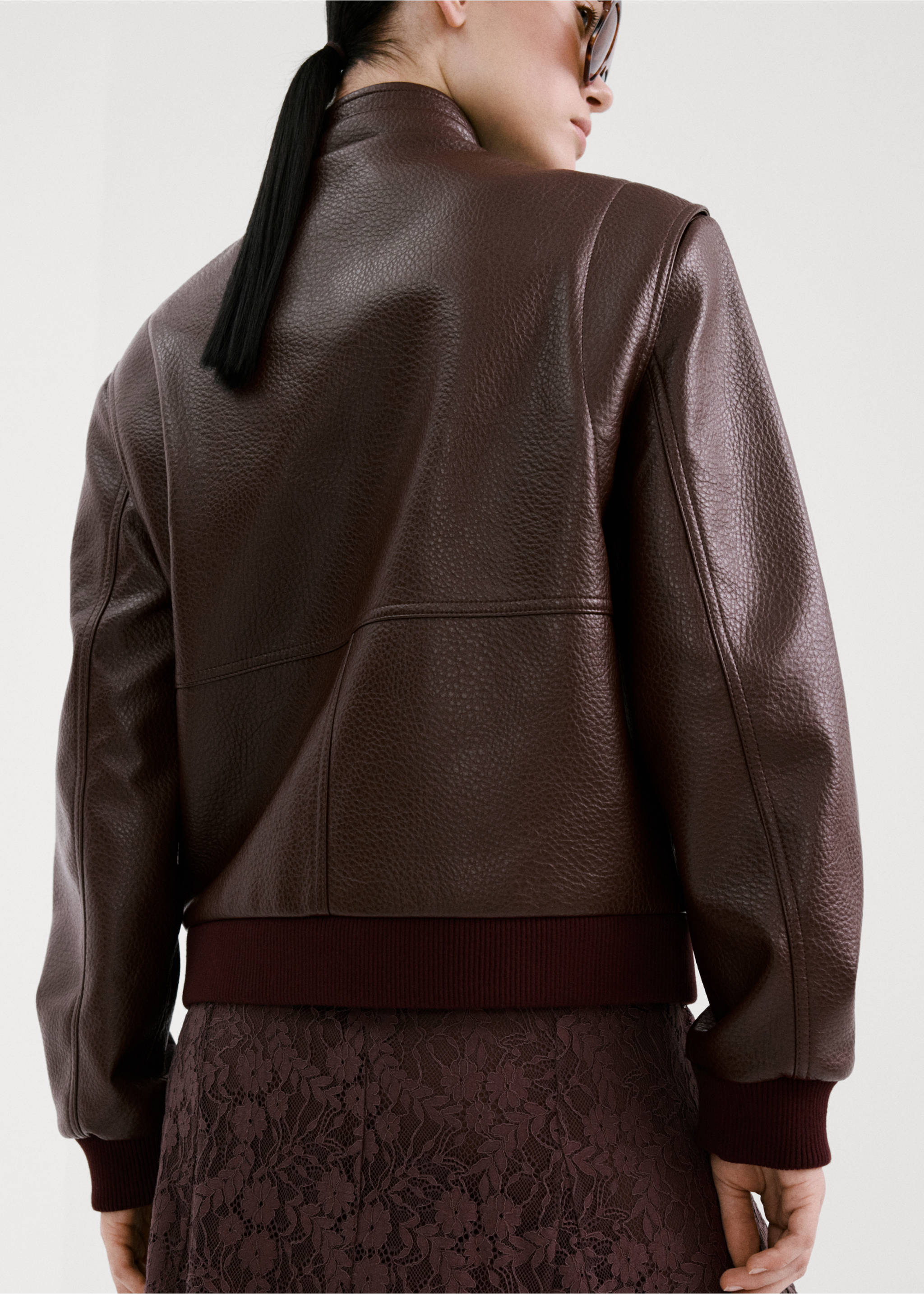 Chaqueta cuello tira bolsillos - Reverso del artículo, Granate. Ref: 27094773-00.