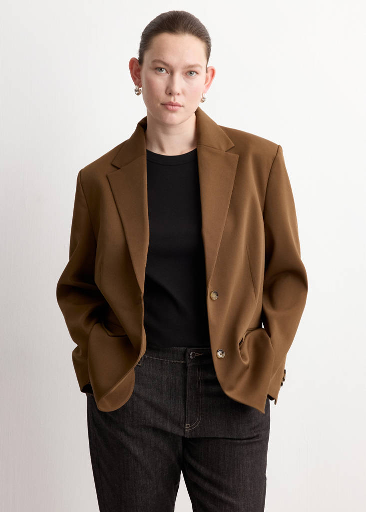 Straight jacket with flap pockets — Caramel