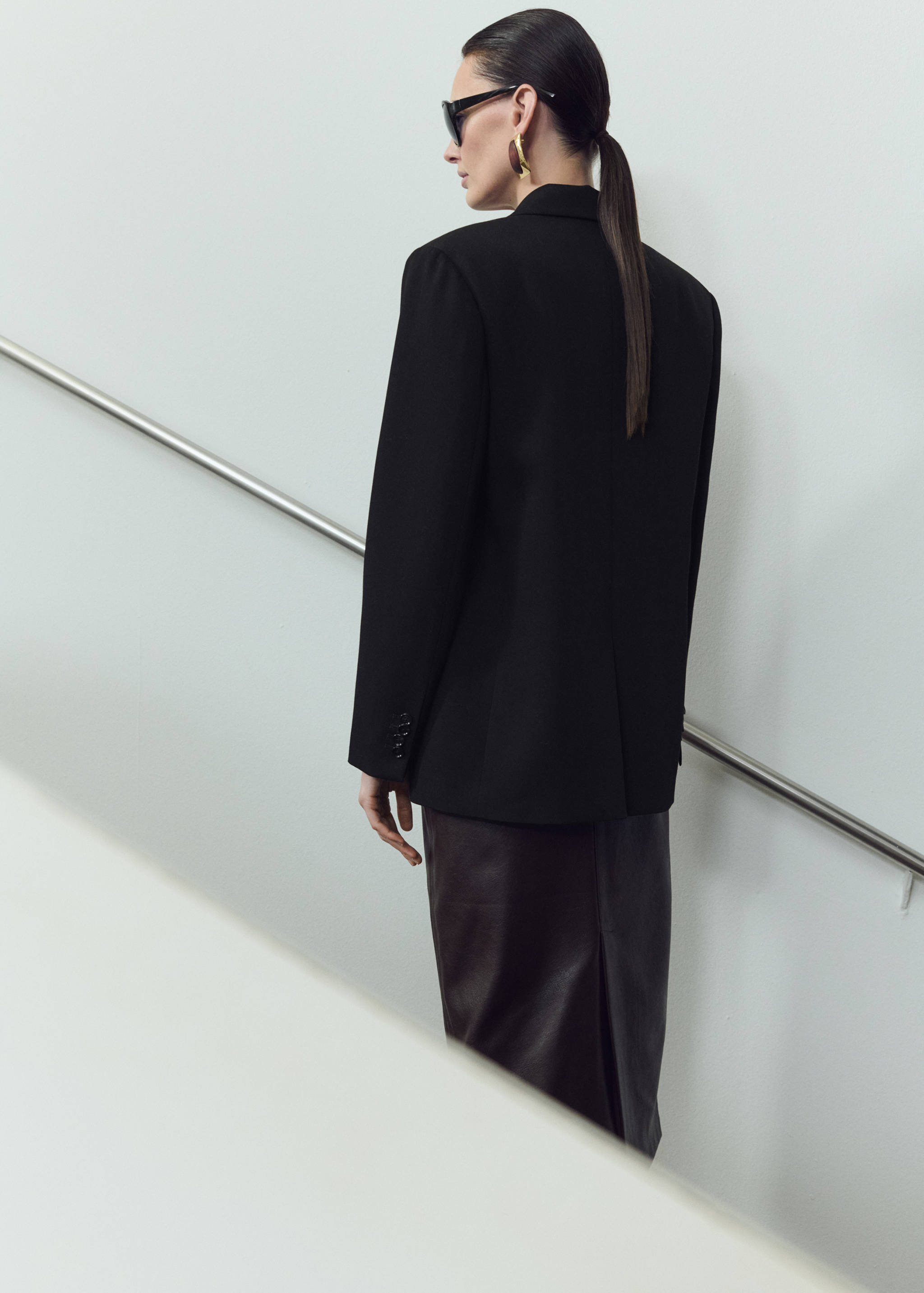 Blazer recta bolsillos solapa - Reverso del artículo