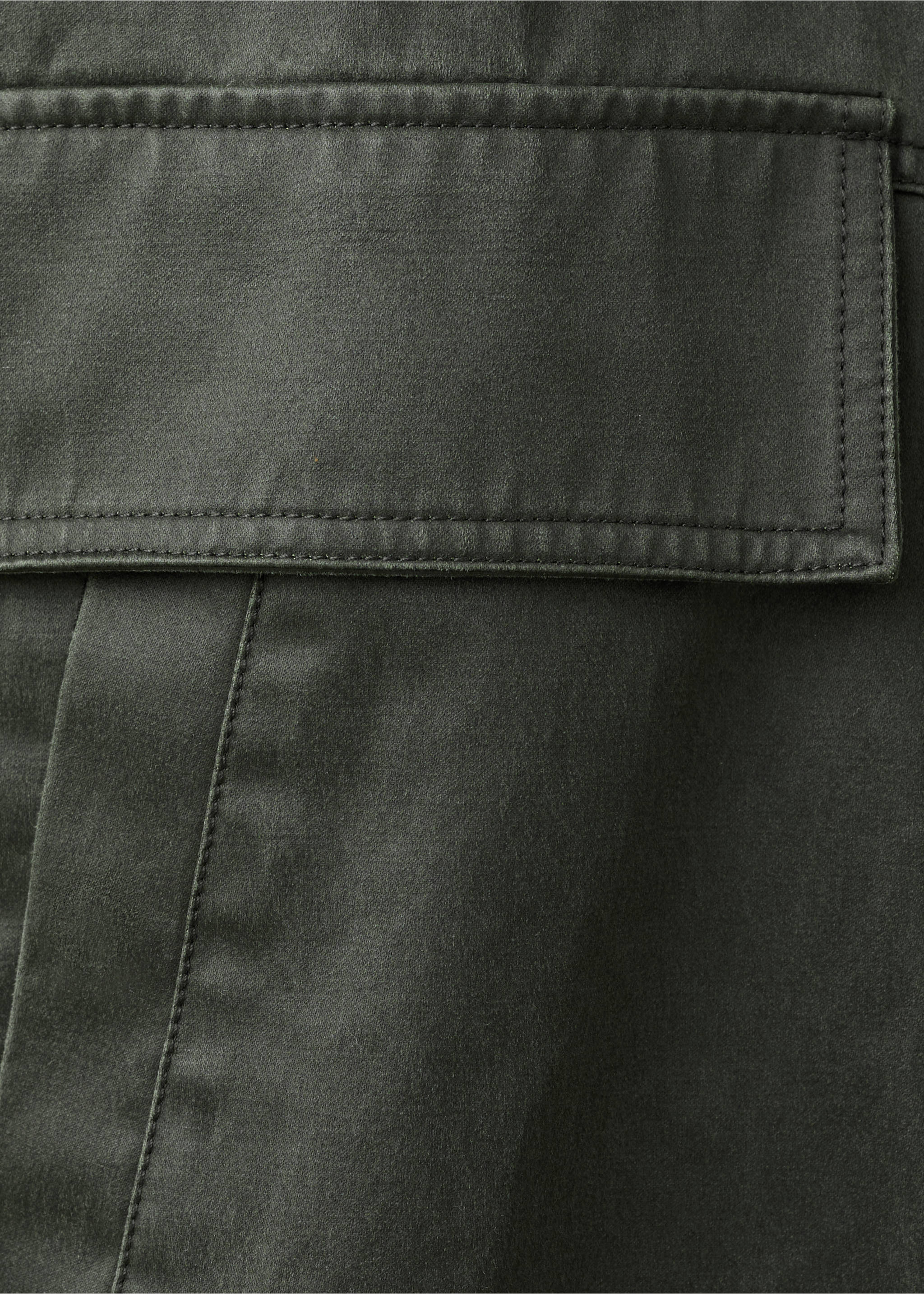 Funnel neck parka with pockets - Details of the article 8, Khaki. Ref: 27094776-00.