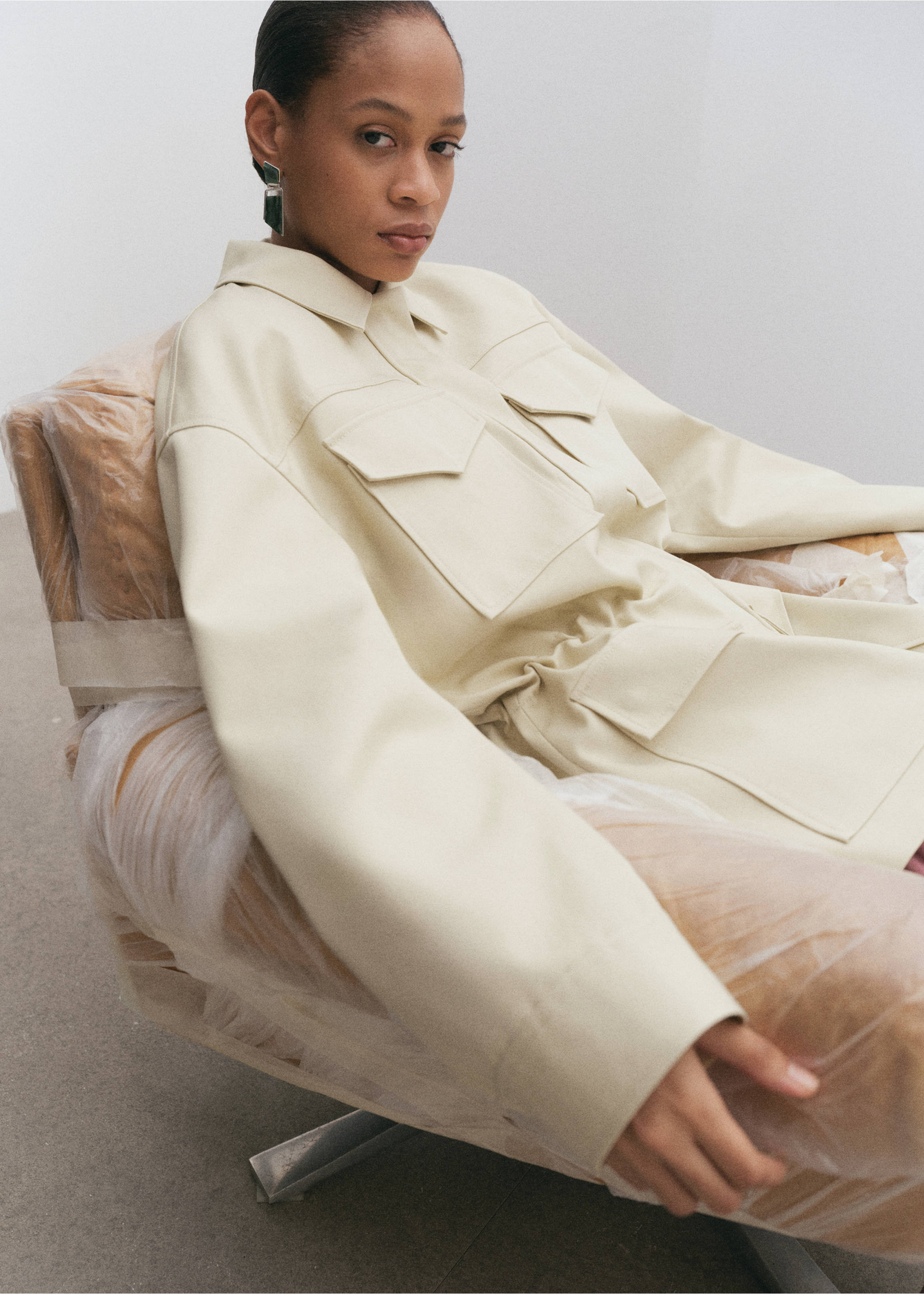 Parka oversize avec poches - Détail de l'article 2, Écru. Ref: 27094780-00.