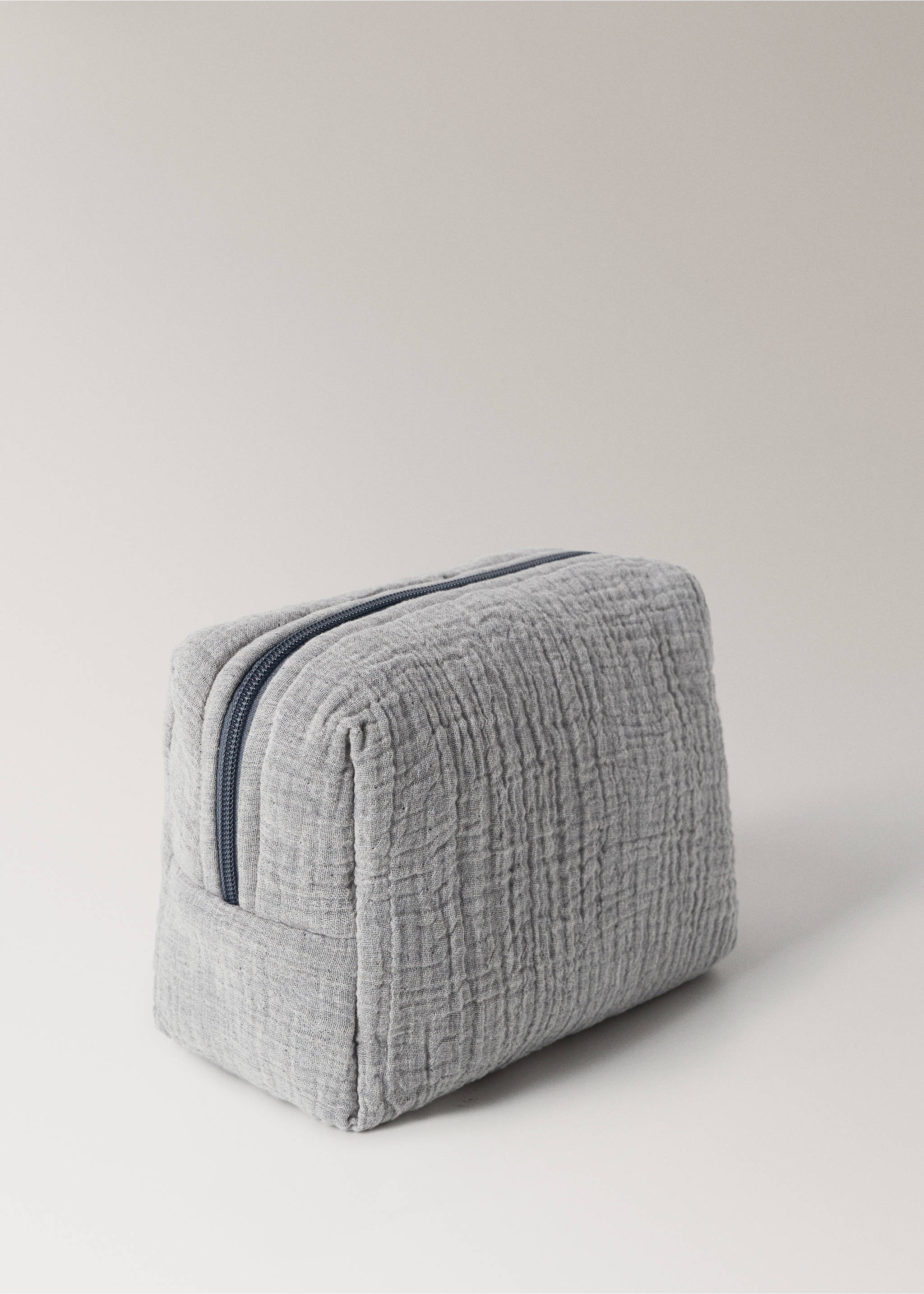 Trousse de toilette enfant en coton gaze - Détail de l'article 1, Gris. Ref: 27094786-00.