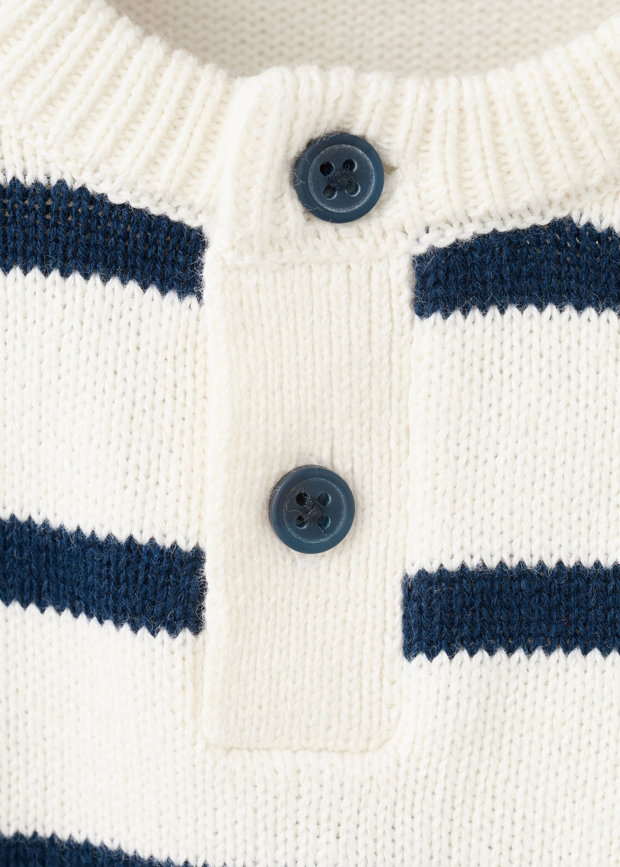 Pulover din tricot cu dungi - Detaliu al articolului 8