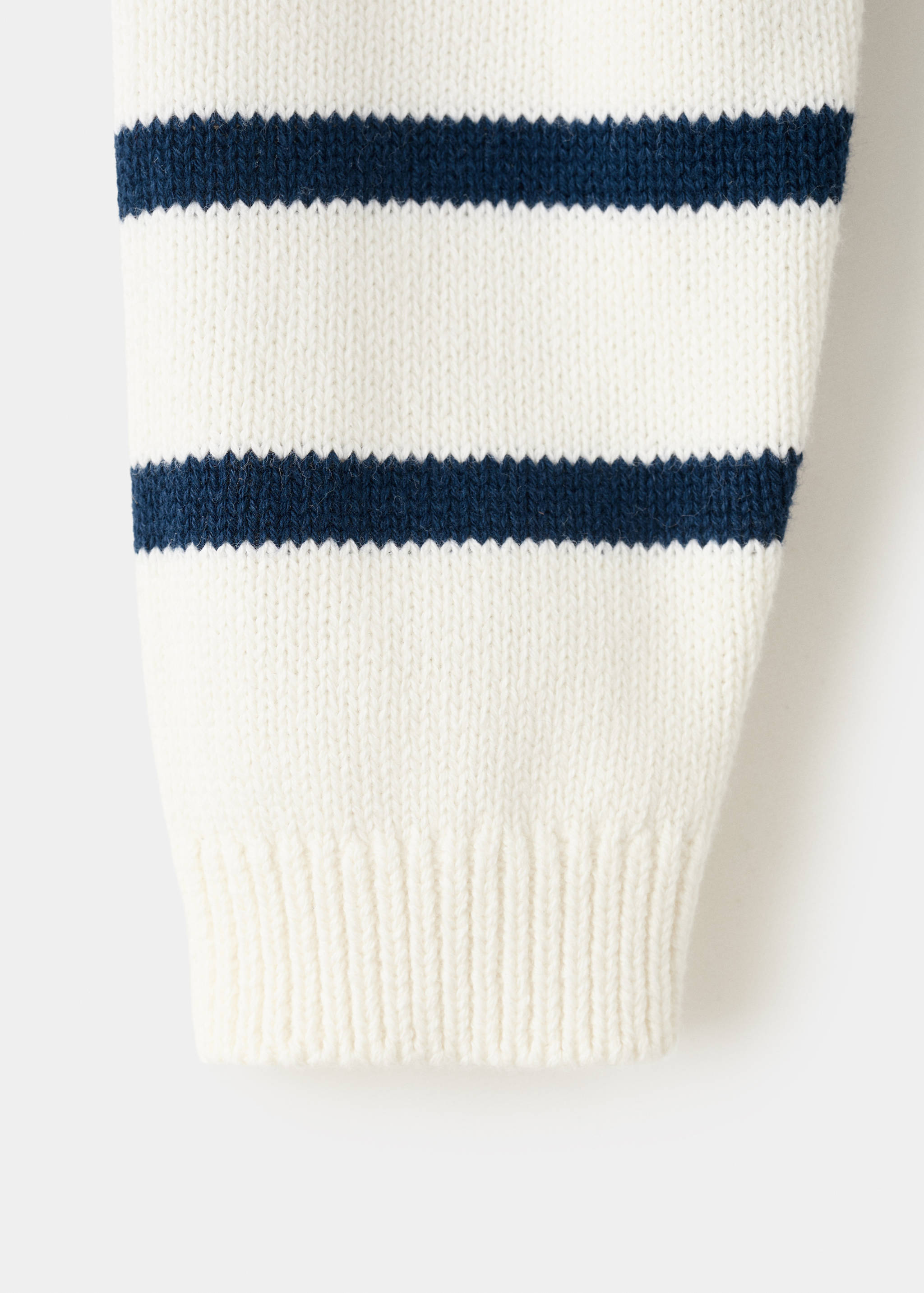 Pulover din tricot cu dungi - Detaliu al articolului 0