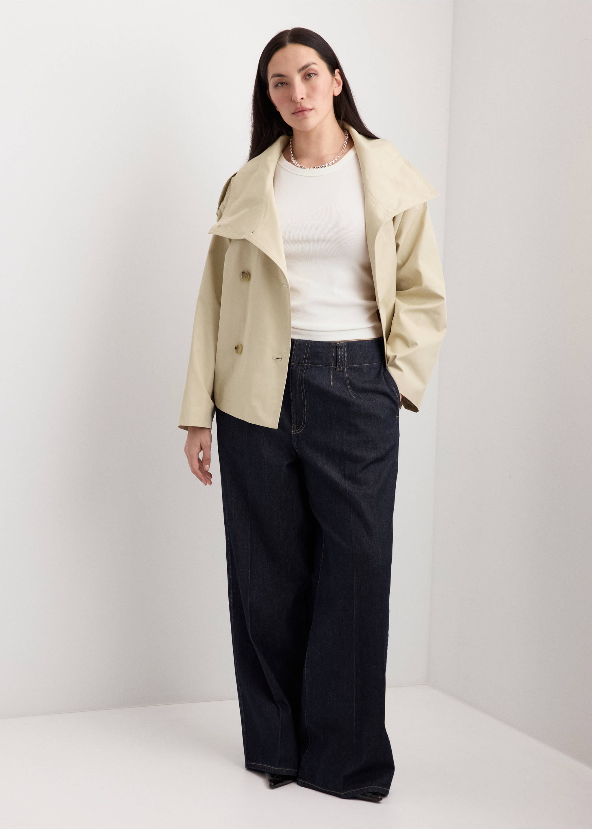 Funnel neck cropped trench coat - Details of the article 3, Beige. Ref: 27095814-00.