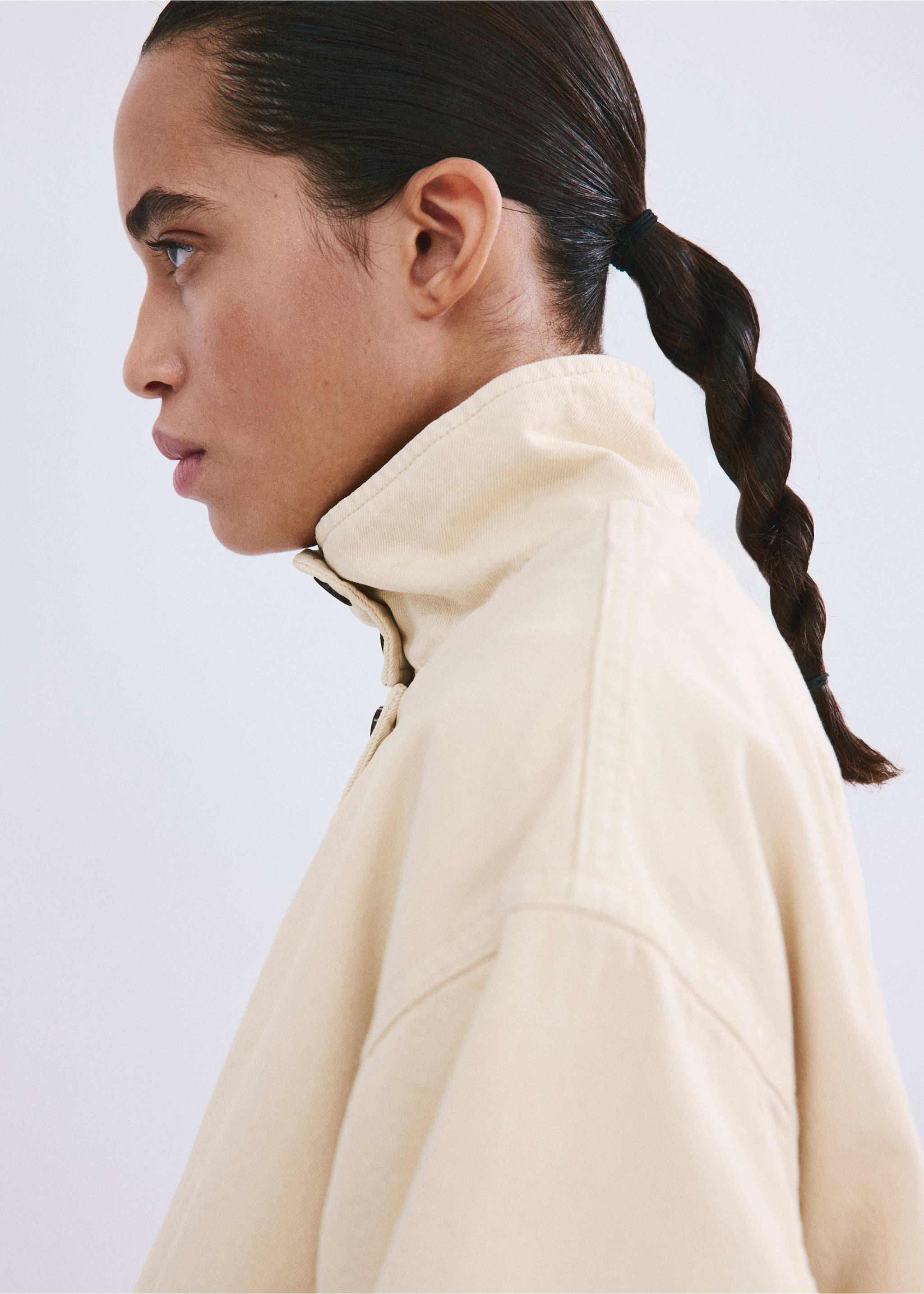 Denim parka with a stand-up collar - Details of the article 1, Vanilla. Ref: 27095817-00.