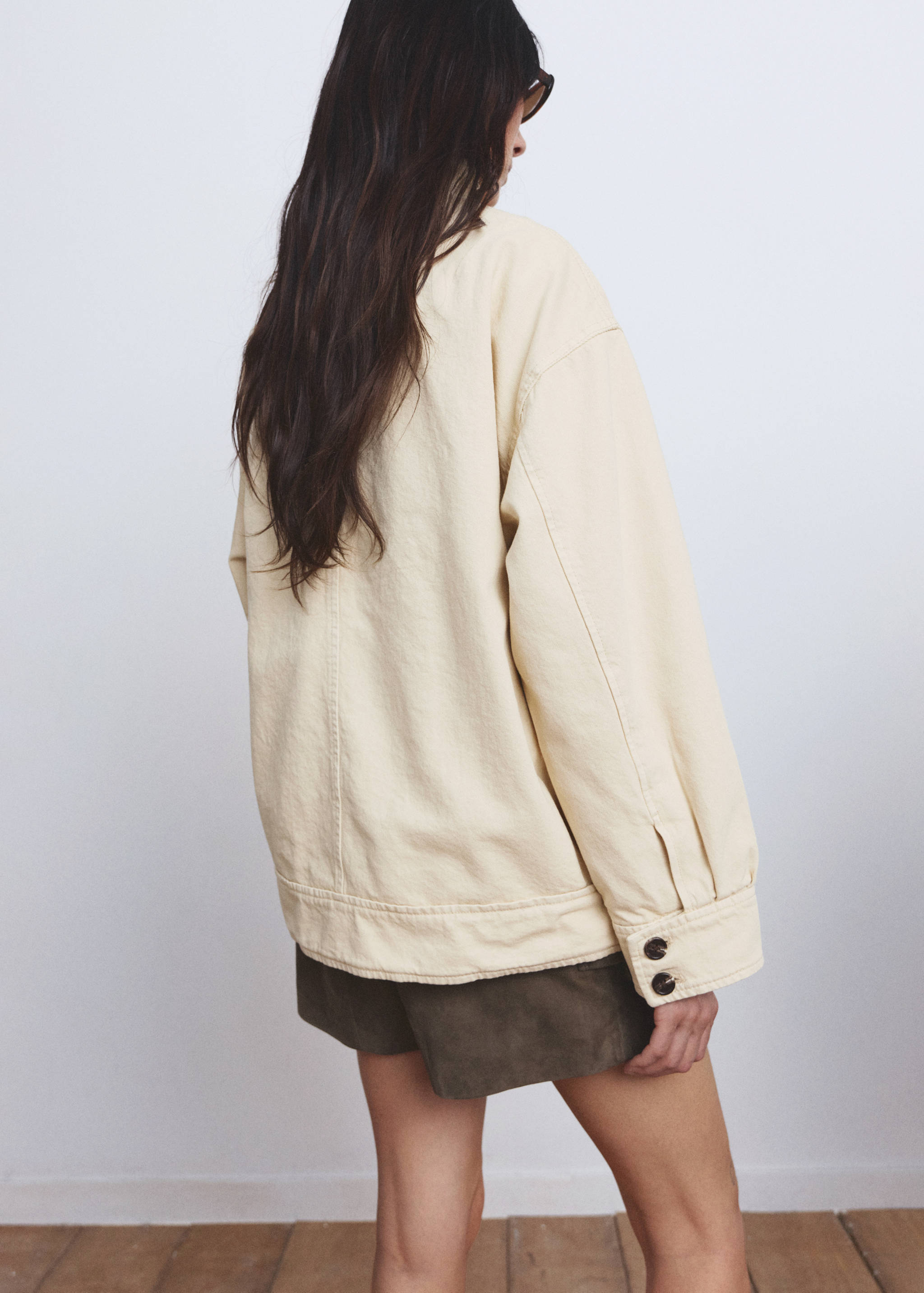 Denim parka with a stand-up collar - Reverse of the article