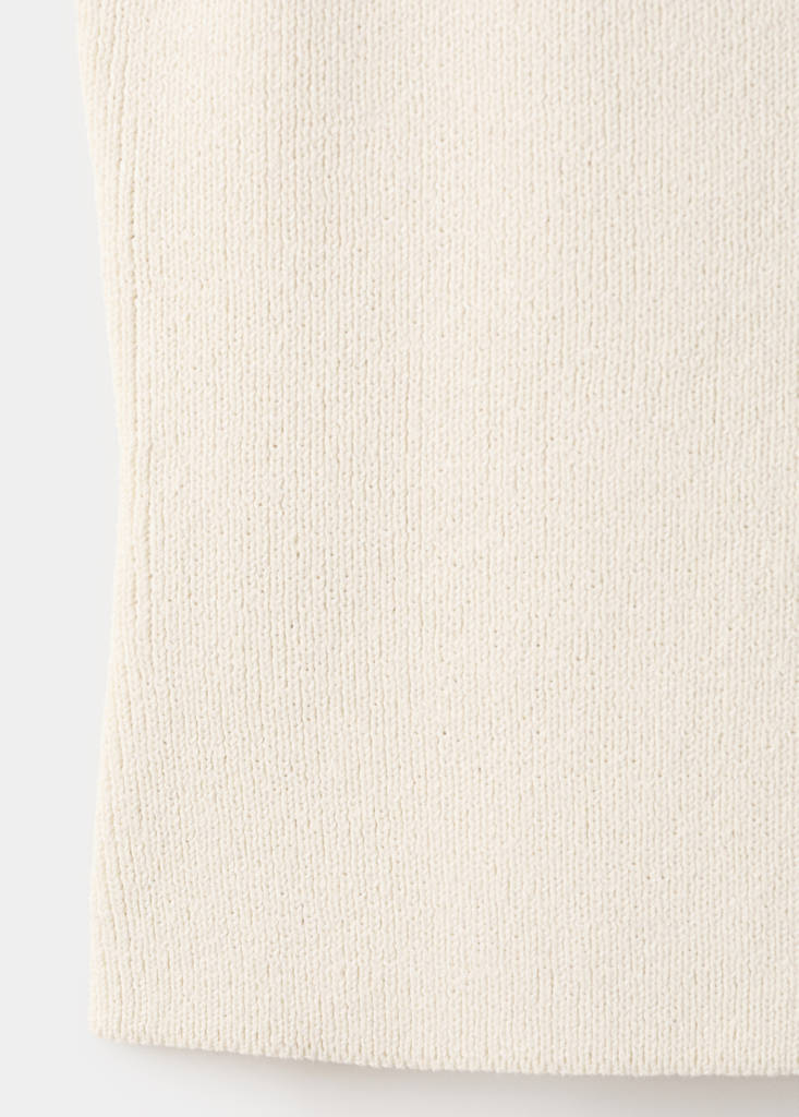 Knitted waistcoat with contrast piping — Ecru