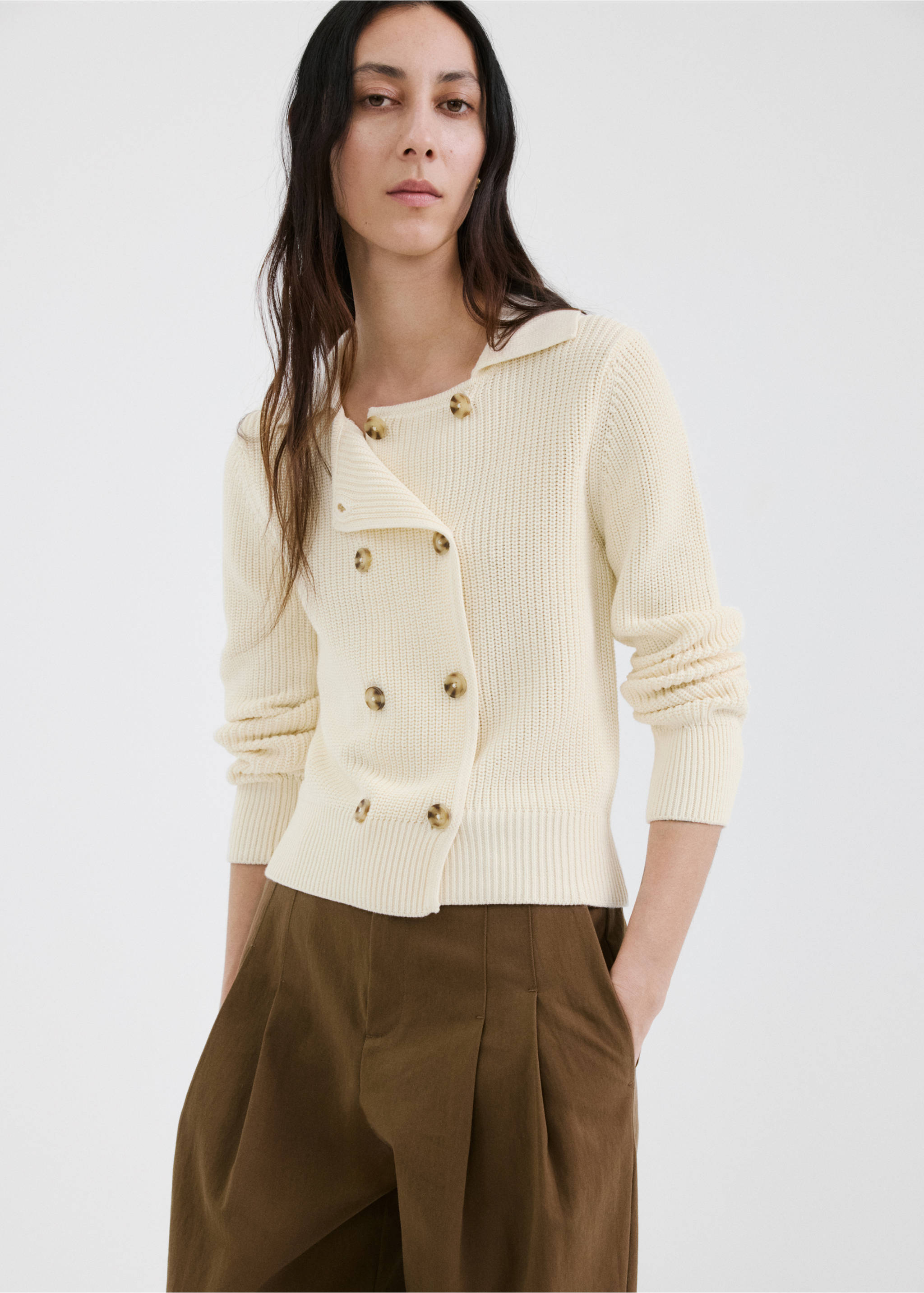 Knitted buttoned jacket - Details of the article 1, Ecru. Ref: 27095823-00.