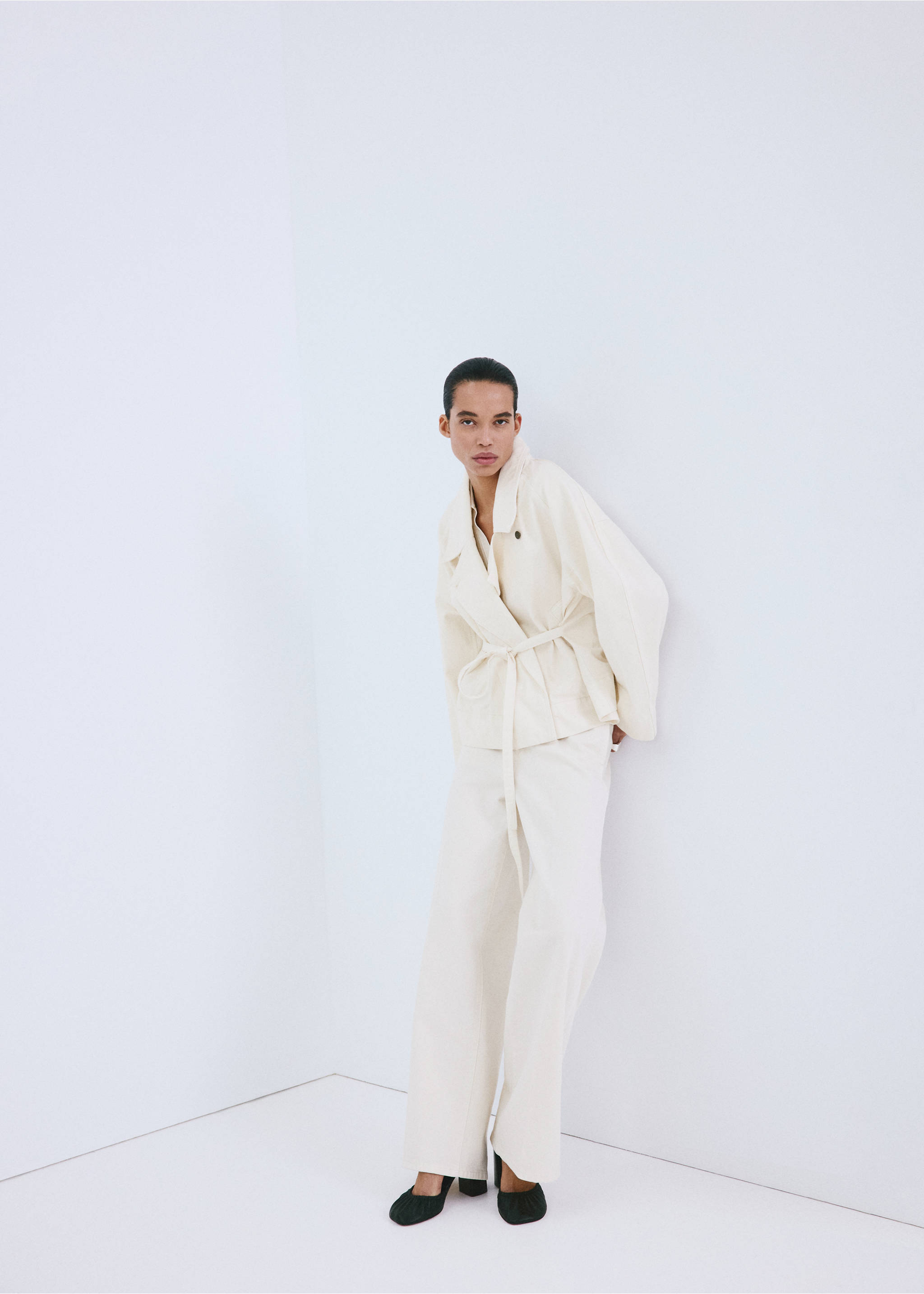 Cotton trench with maxi lapels and belt - General plane, Off White. Ref: 27095829-00.