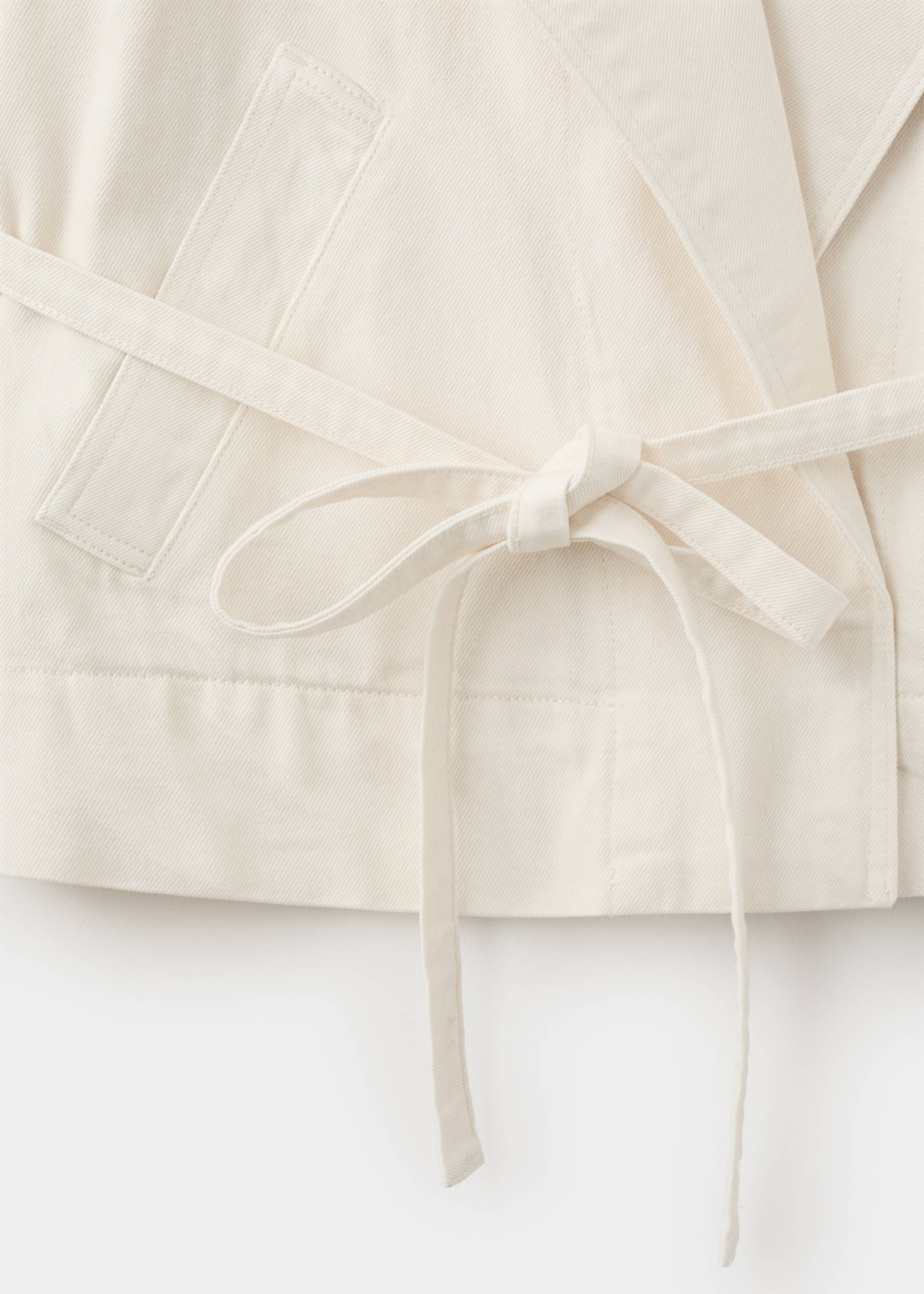 Cotton trench with maxi lapels and belt - Details of the article 0