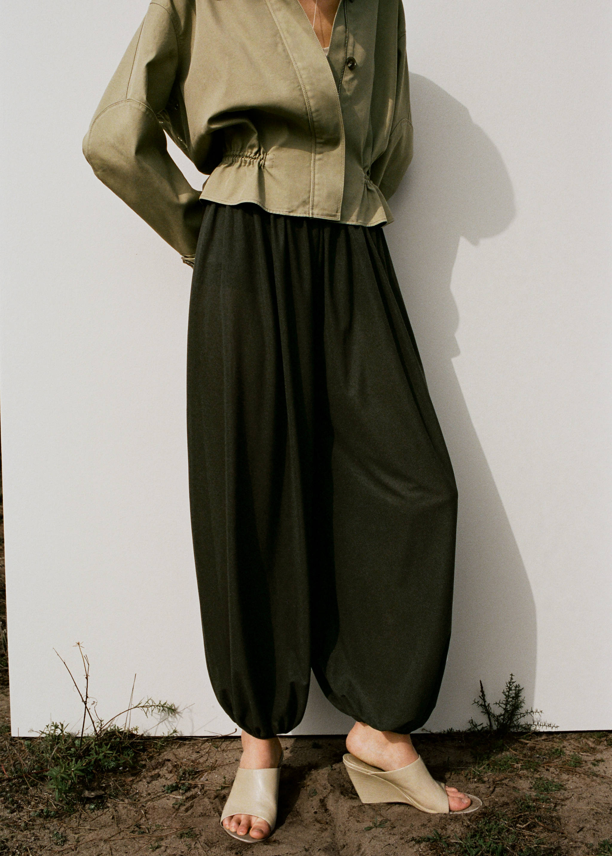 Mid-rise harem pants - Medium plane, Khaki. Ref: 27095831-00.