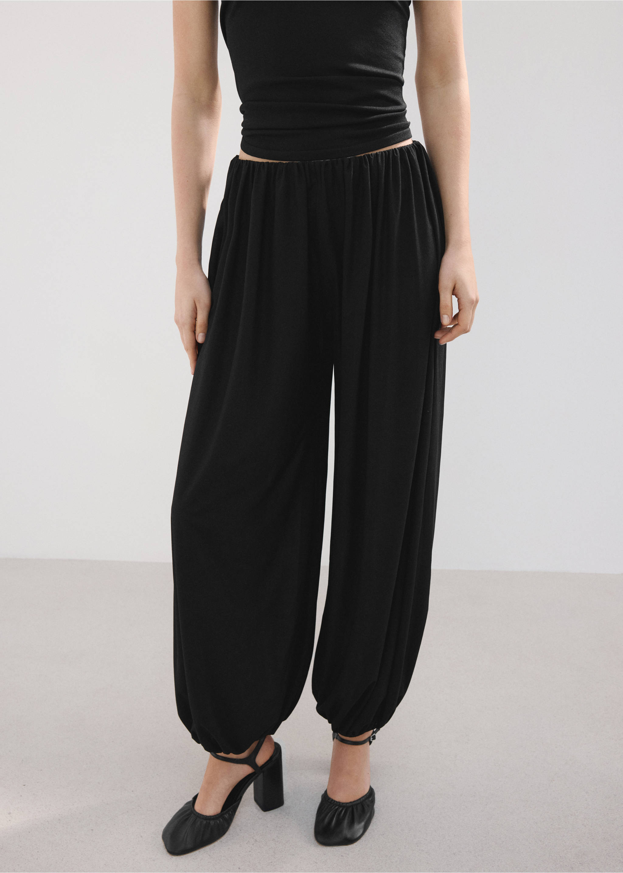 Mid-rise harem pants - Medium plane, Black. Ref: 27095831-00.
