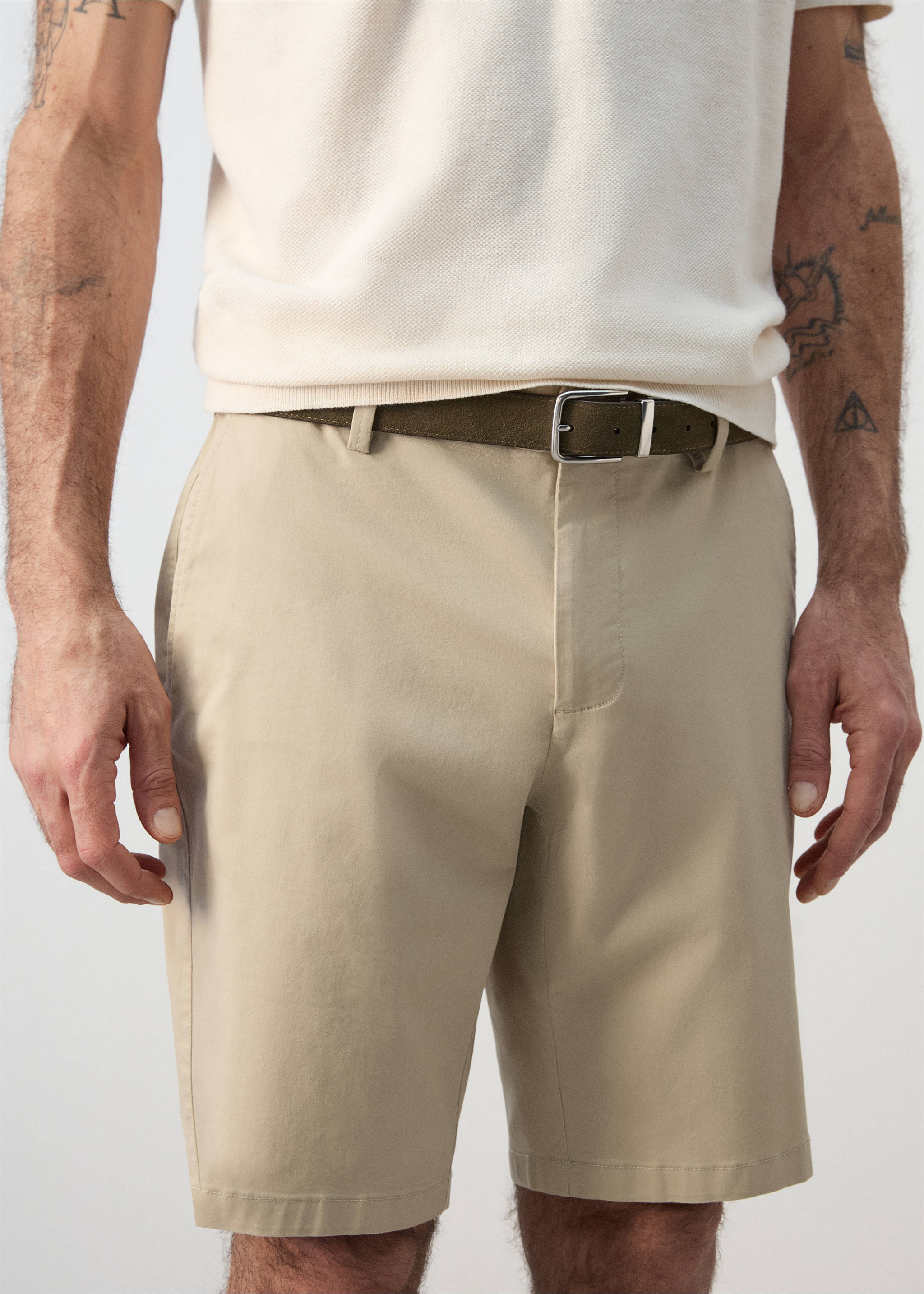 Slim-fit chino cotton bermuda shorts - Details of the article 6, Beige. Ref: 27095929-00.