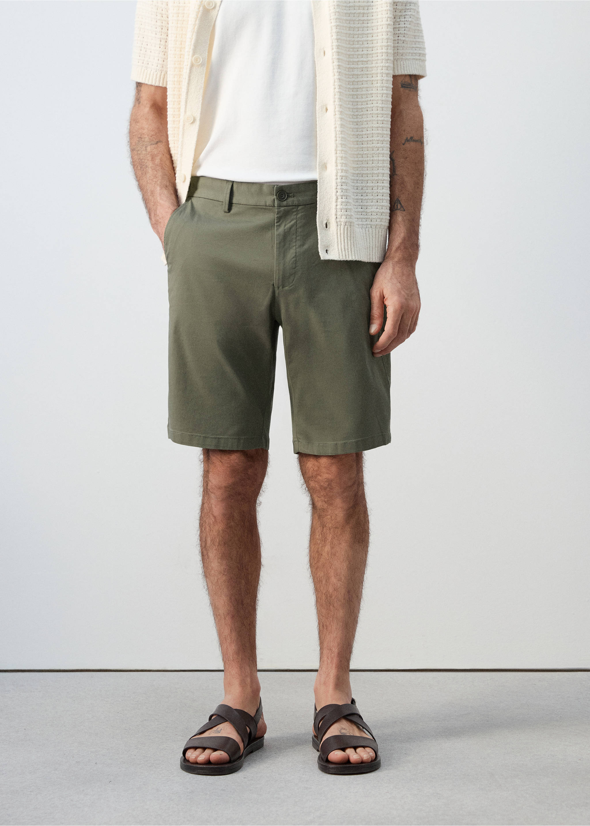 Slim-fit chino cotton bermuda shorts - Medium plane, Forest Green. Ref: 27095929-00.