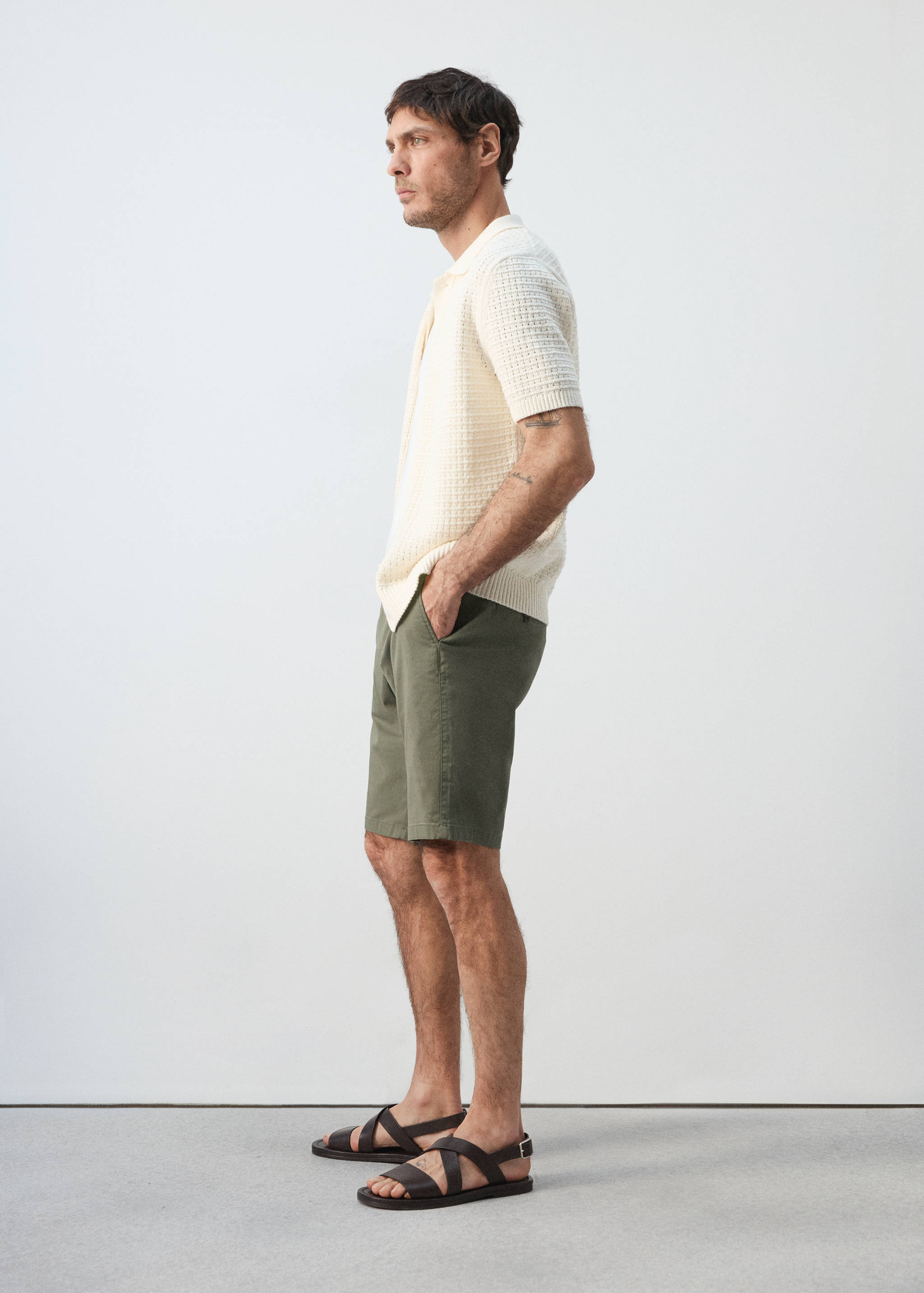 Slim-fit chino cotton bermuda shorts - Details of the article 2