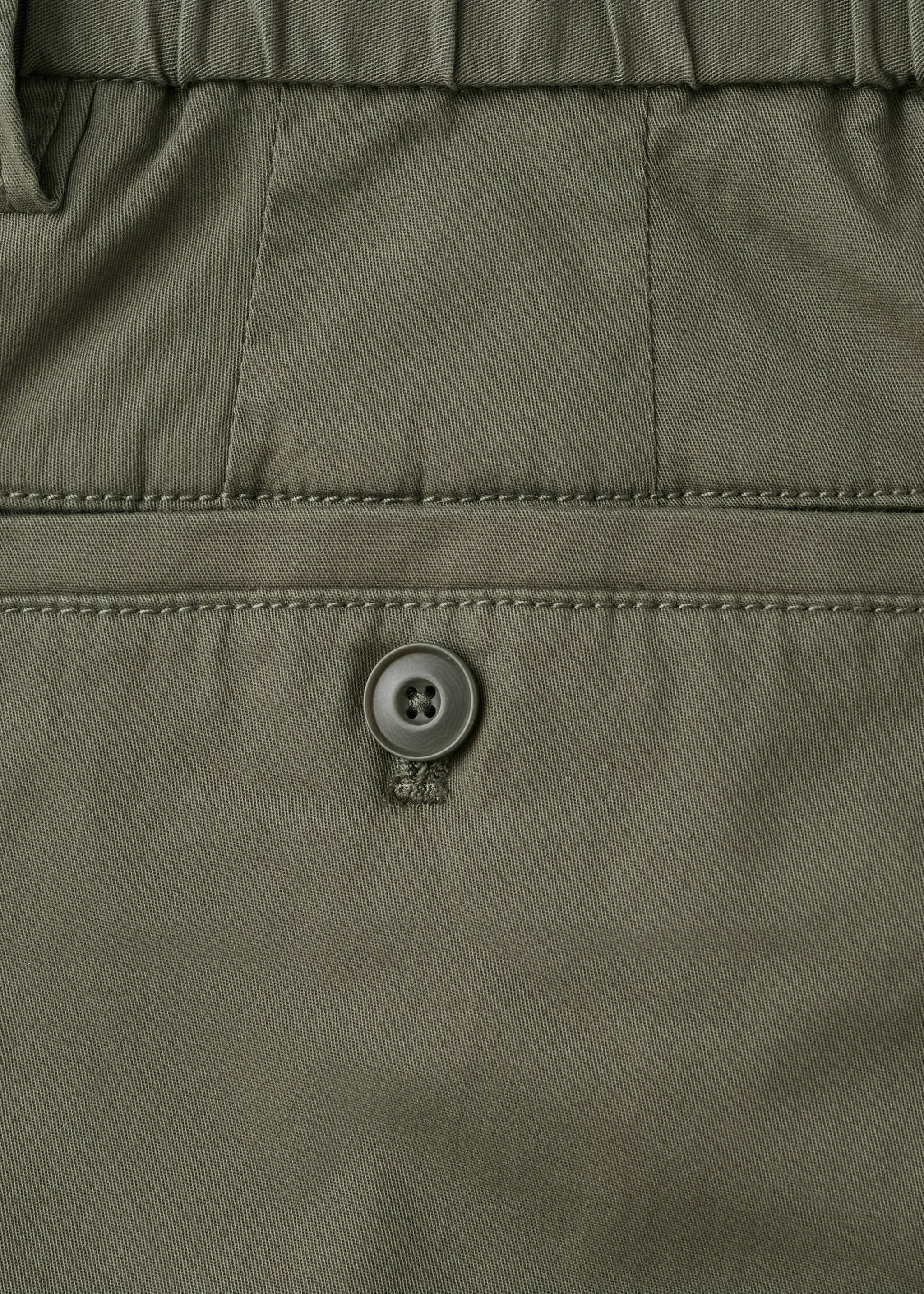 Slim-fit chino cotton bermuda shorts - Details of the article 0, Forest Green. Ref: 27095929-00.