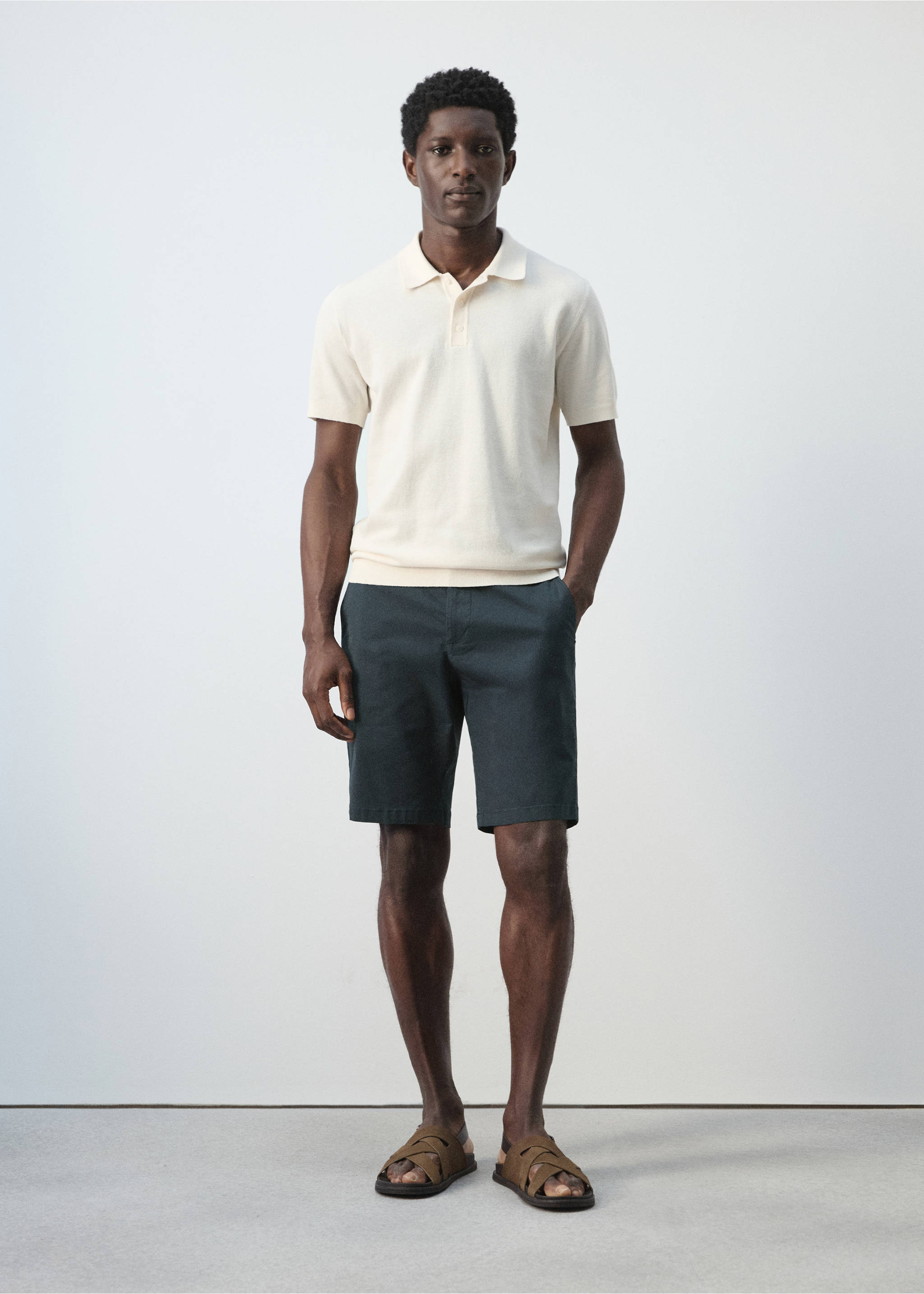 Slim-fit chino cotton bermuda shorts - General plane, Navy. Ref: 27095929-00.