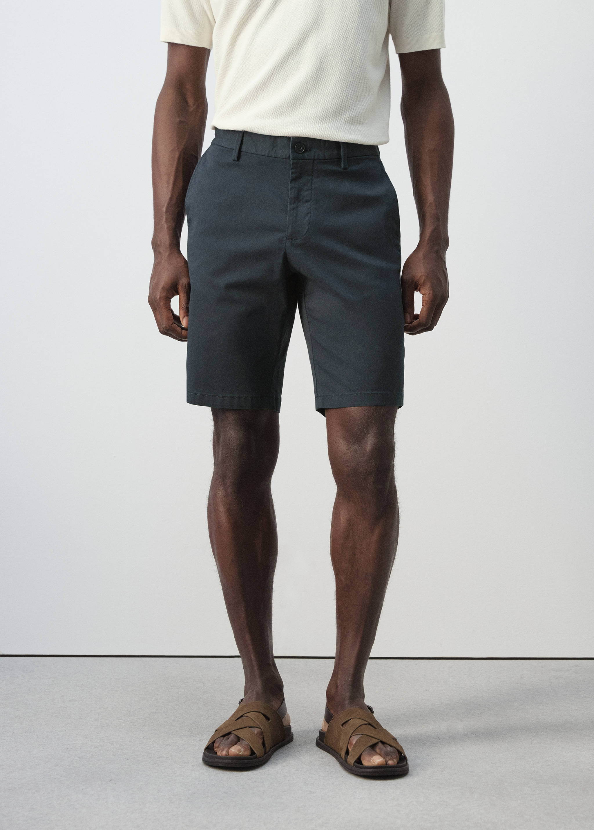 Slim-fit chino cotton bermuda shorts - Medium plane