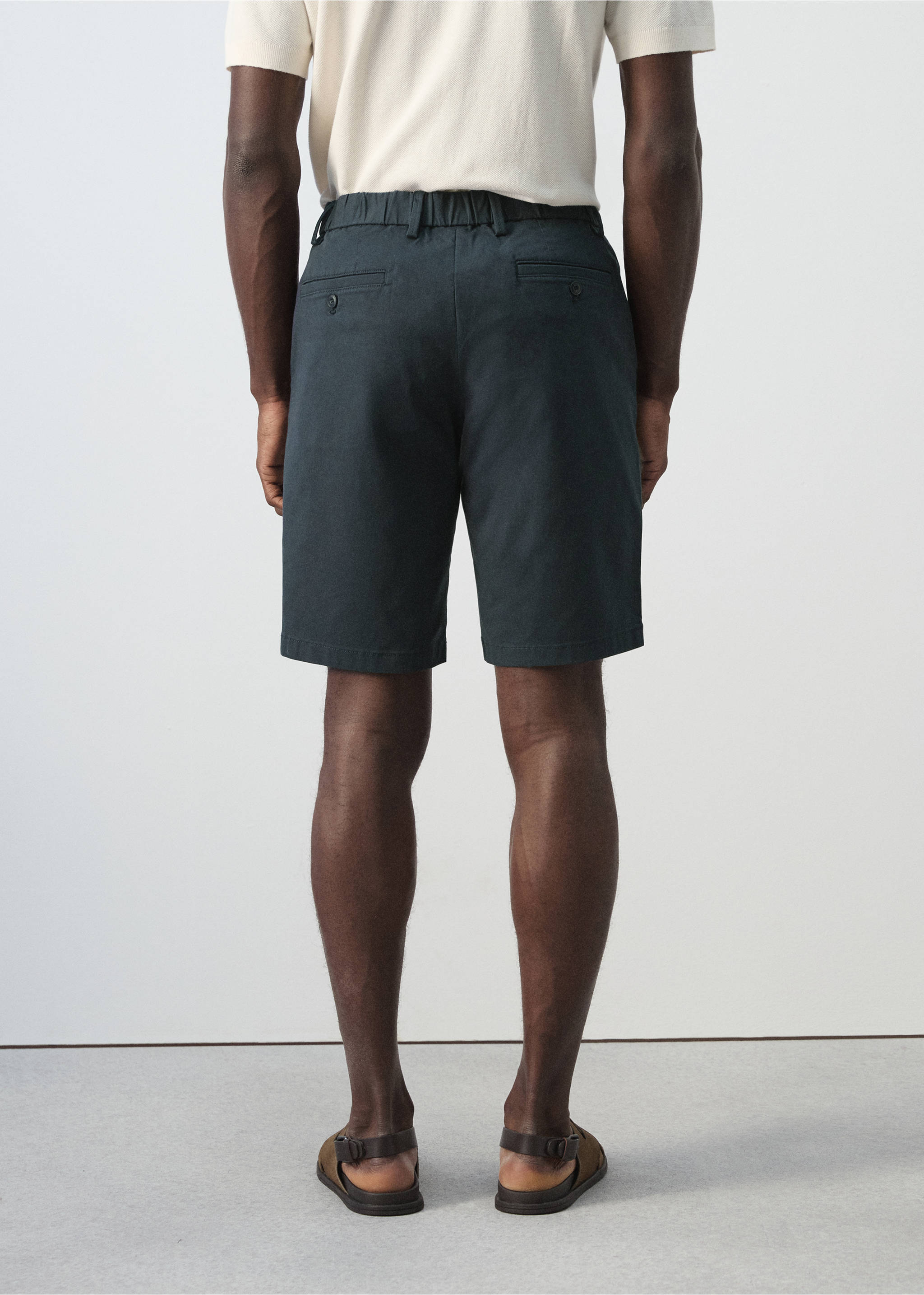 Slim-fit chino cotton bermuda shorts - Reverse of the article, Navy. Ref: 27095929-00.