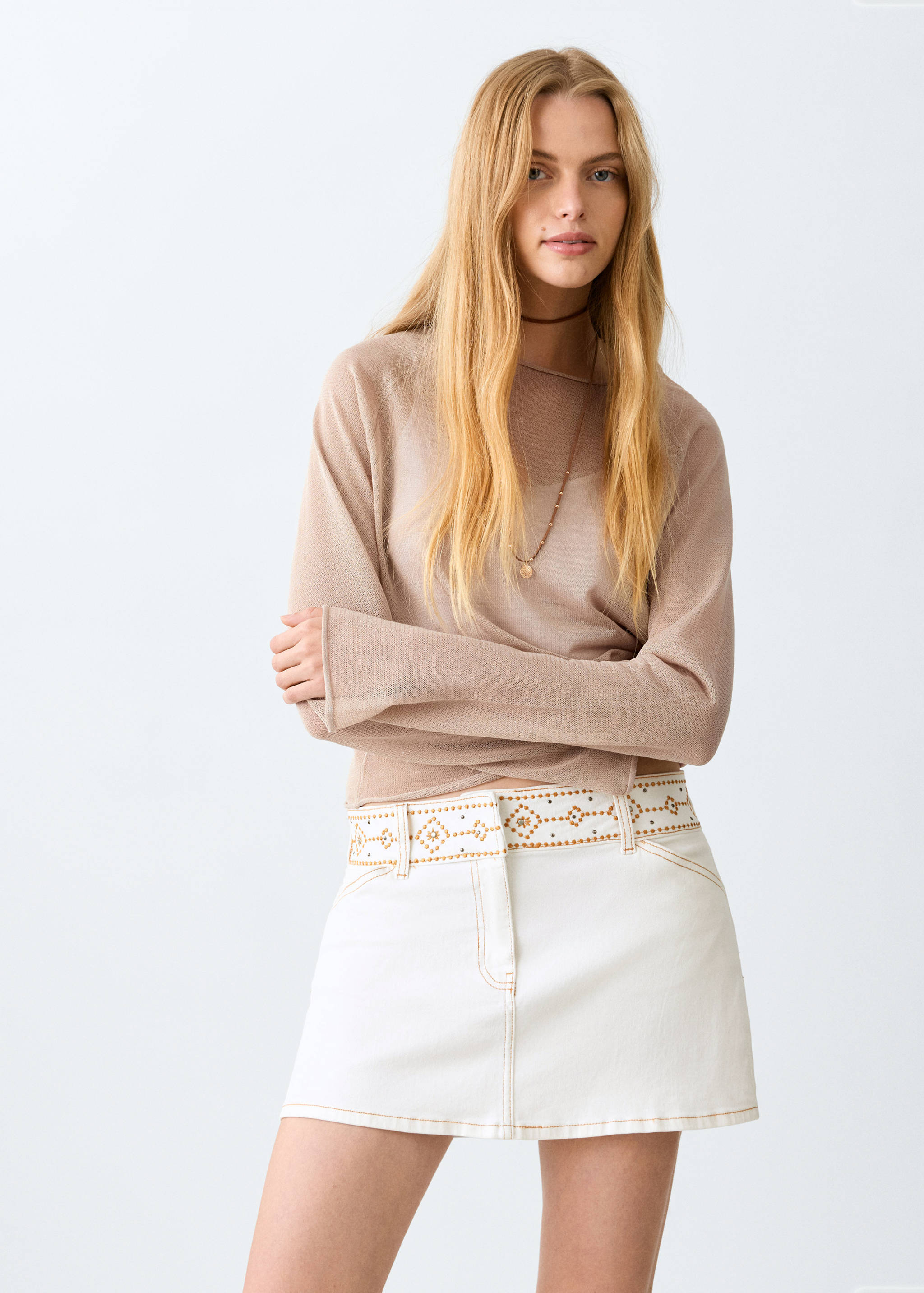 Short skirt with embroidered waist - Medium plane