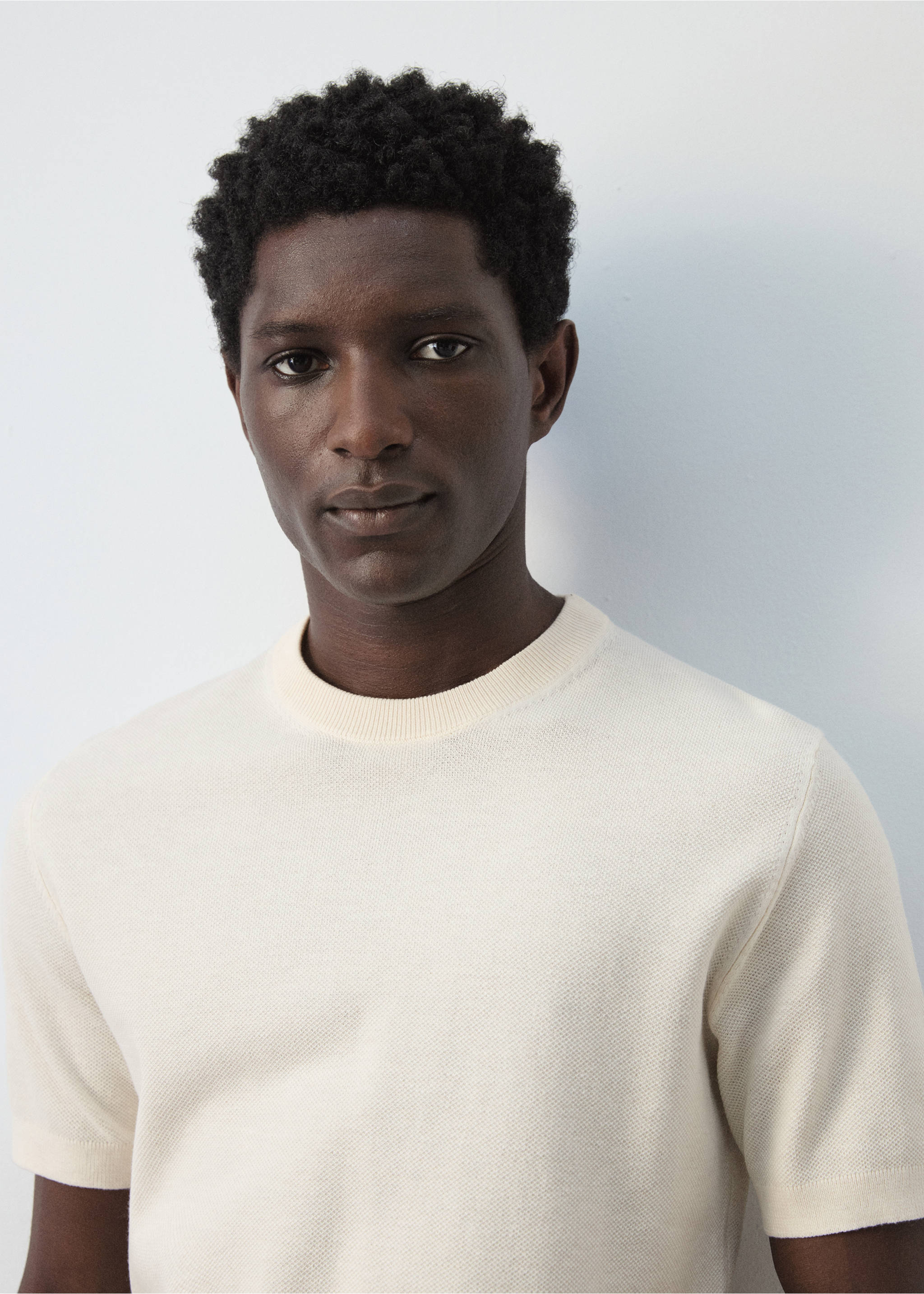 Cotton fine-knit t-shirt - Details of the article 1, Ivory White. Ref: 27095938-00.