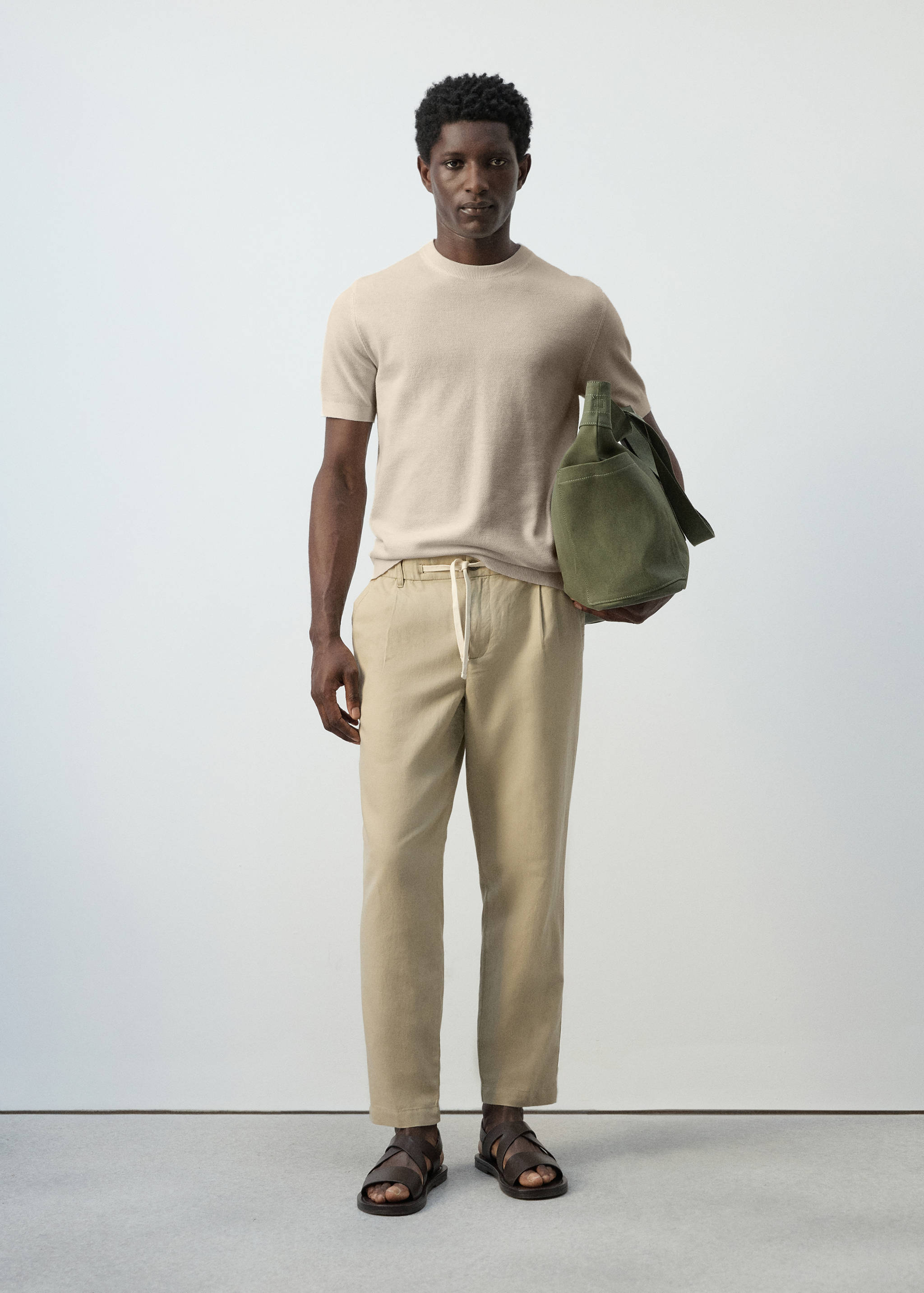 Хлопковая футболка из тонкого трикотажа - Общий план