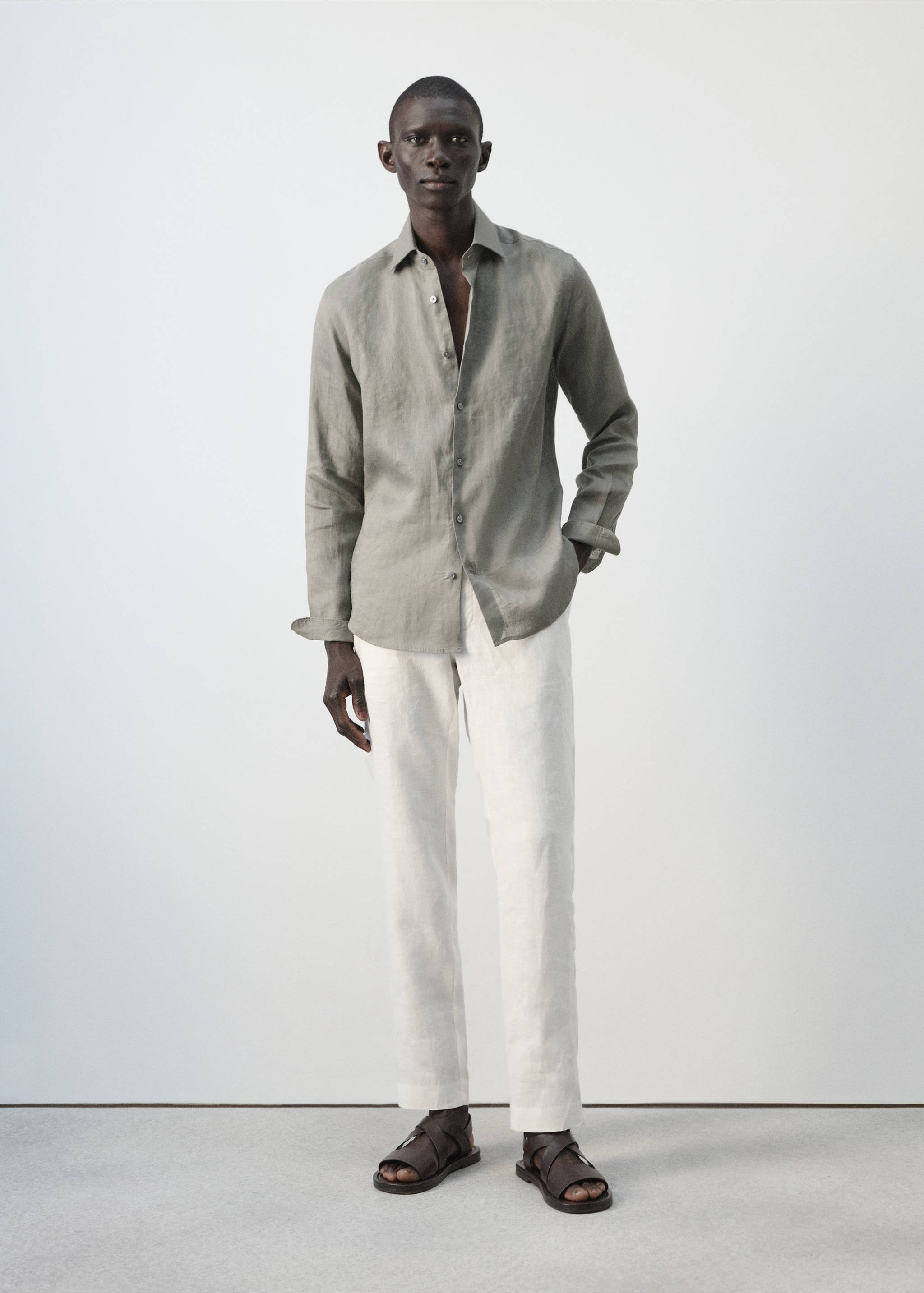 Рубашка slim fit 100% лен - Общий план, Коричневый средний. Ref: 27095947-00.