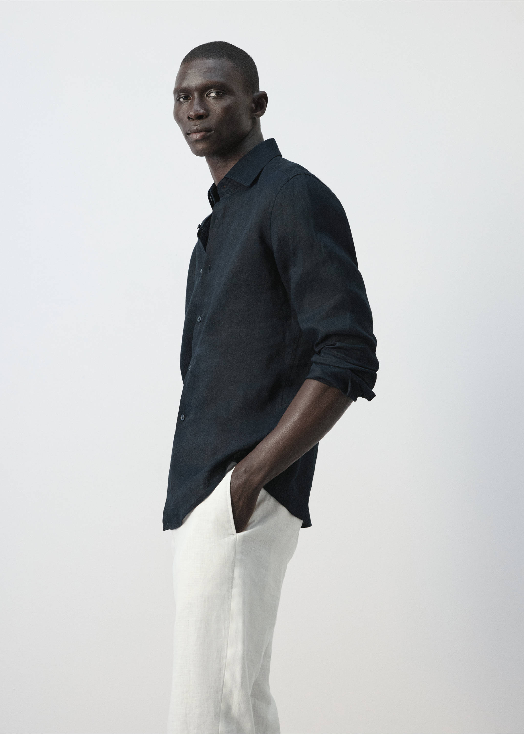 Camisa slim fit 100% lino - Detalle del artículo 2, Azul marino. Ref: 27095947-00.