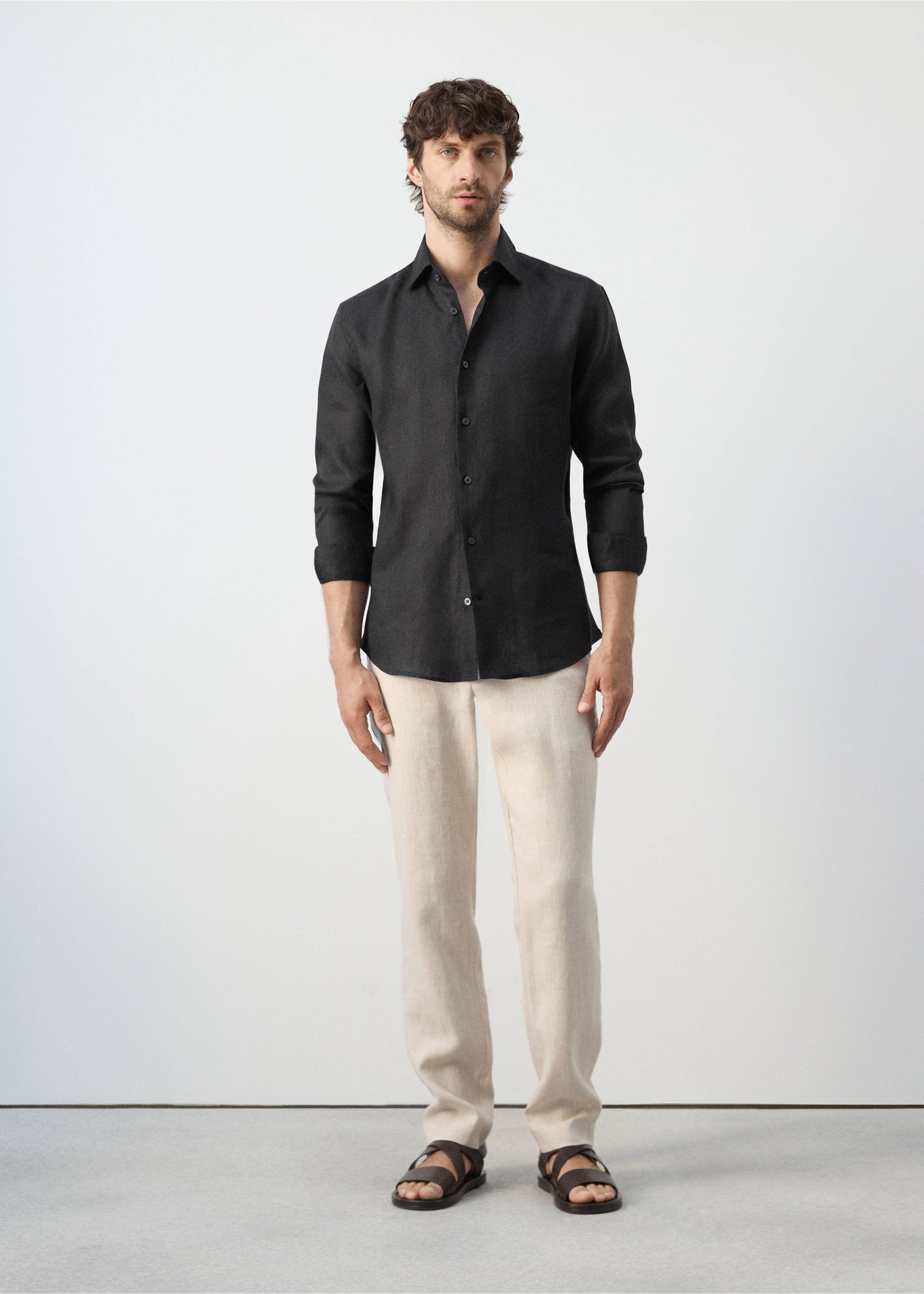 Chemise slim-fit 100 % lin - Plan général, Noir. Ref: 27095947-00.