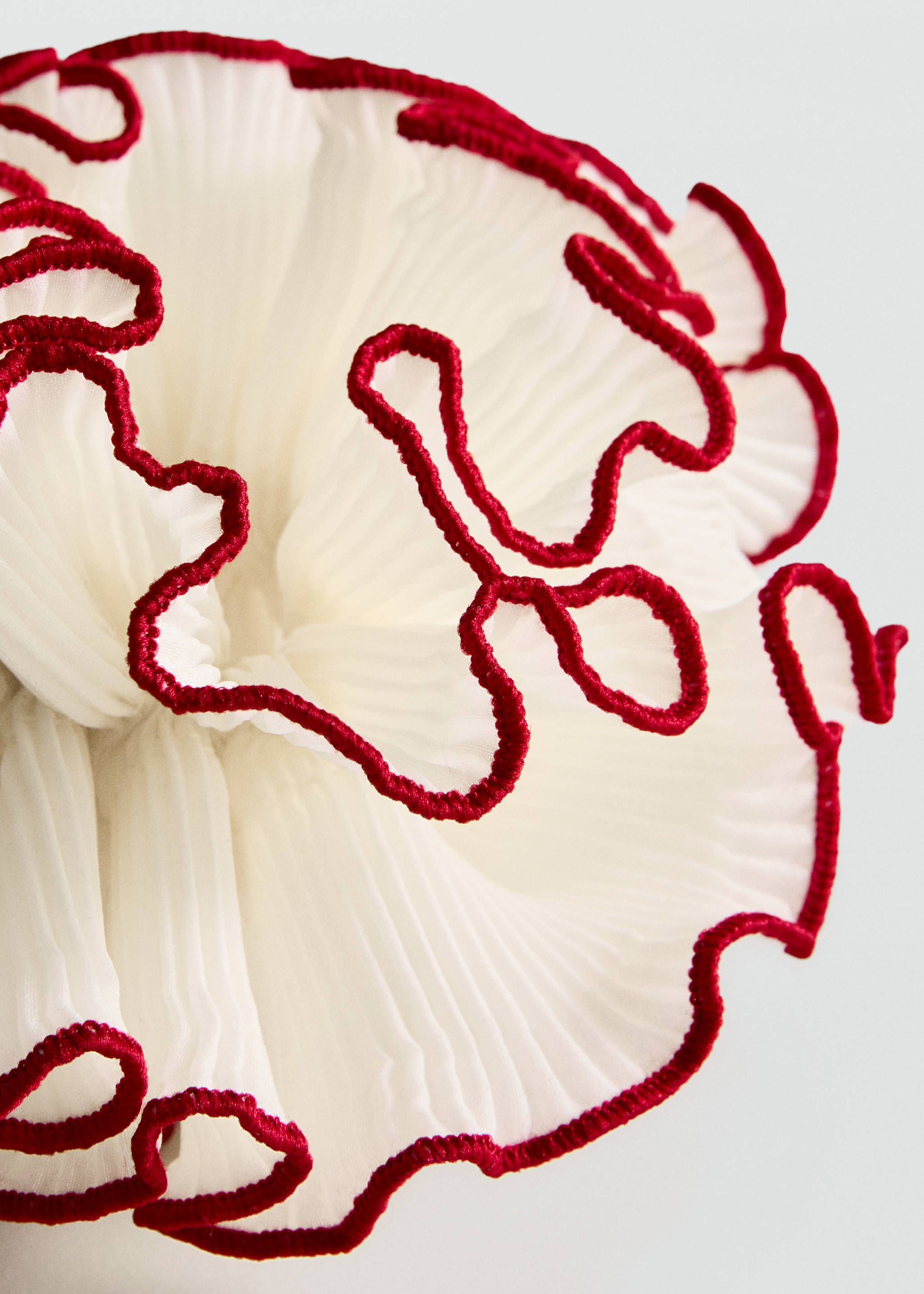 ربطة شعر مزينة بزهرة بحافة متباينة - رؤية وسط