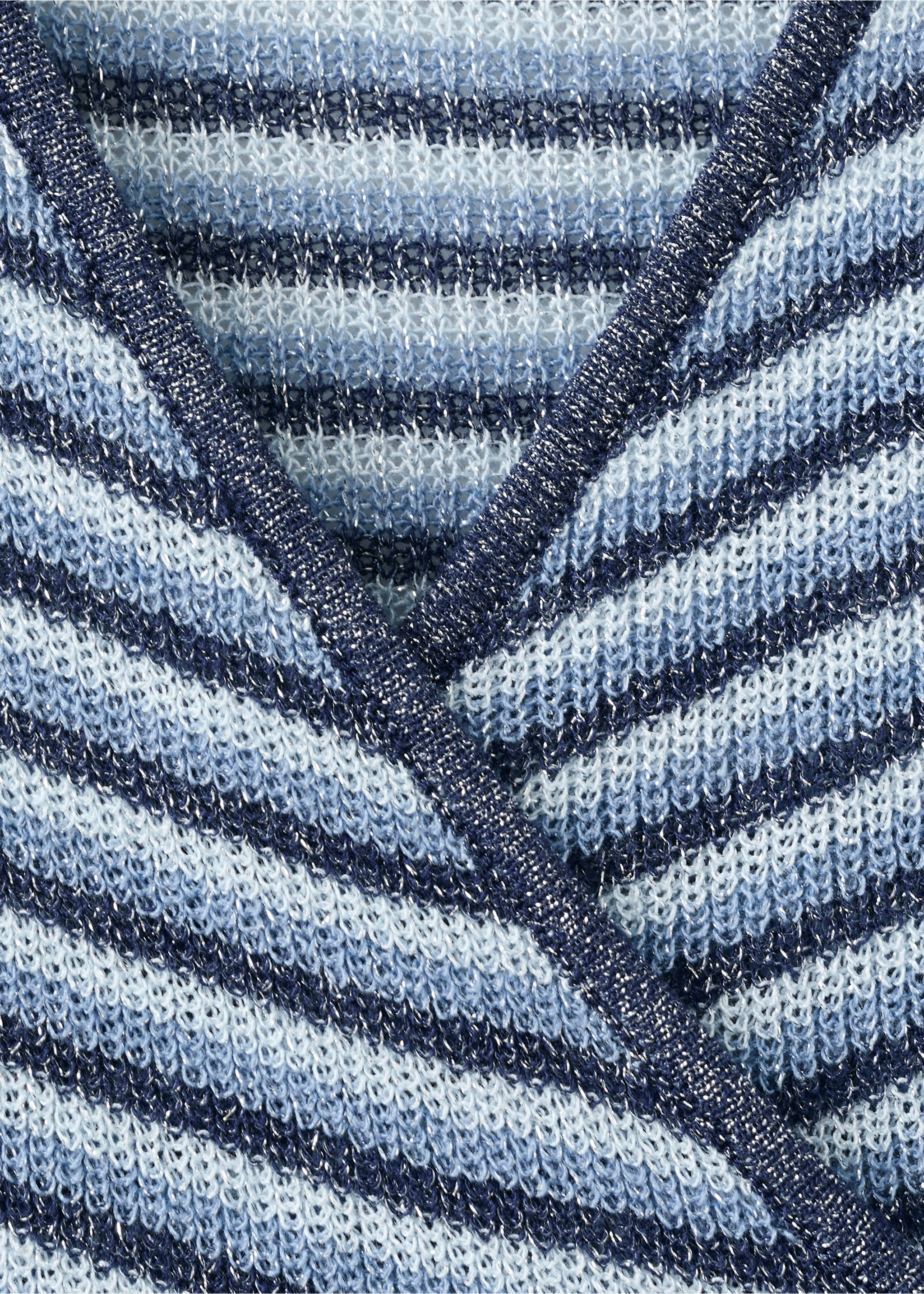 Striped crossover top - Details of the article 8, Navy. Ref: 27095953-00.