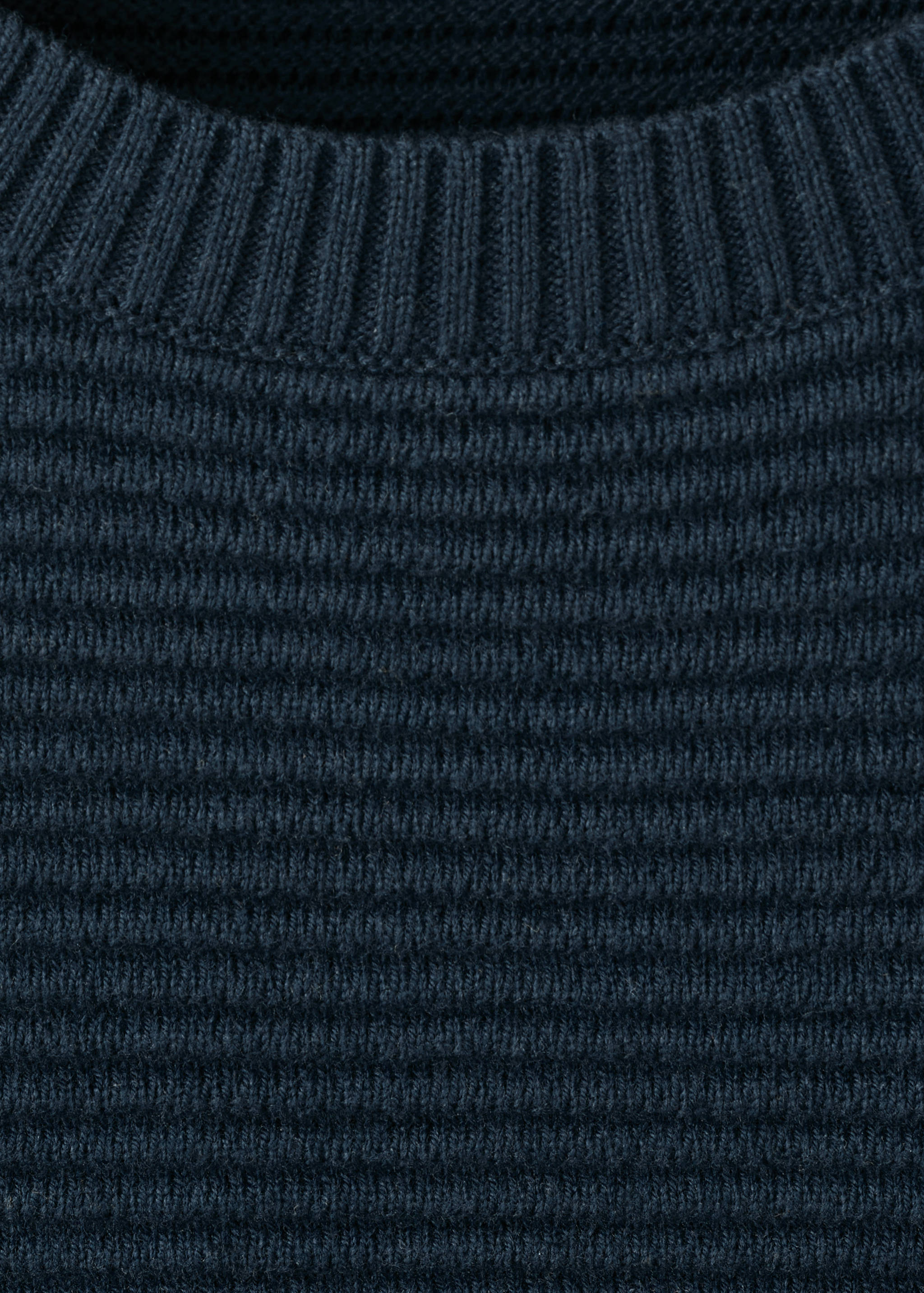 Knitted ribbed sweater - Details of the article 8
