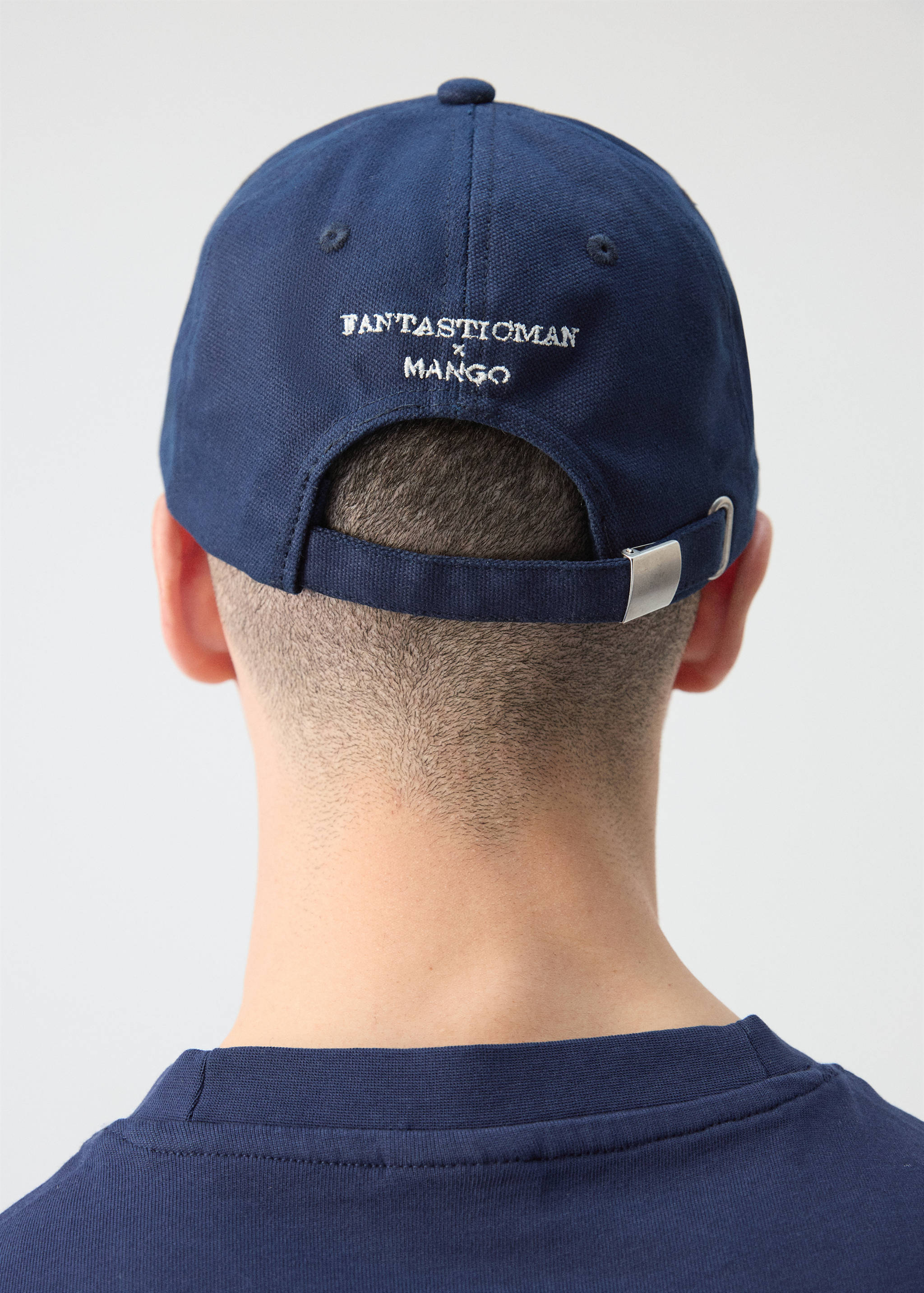 Cotton cap with embroidered slogan - Details of the article 9