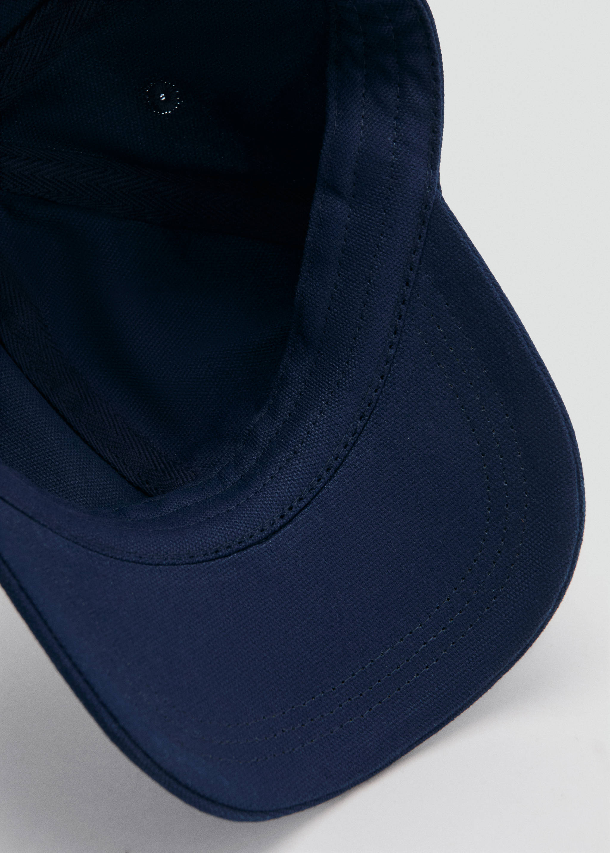 Бейсболка из хлопка с вышитой надписью - Деталь изделия 2