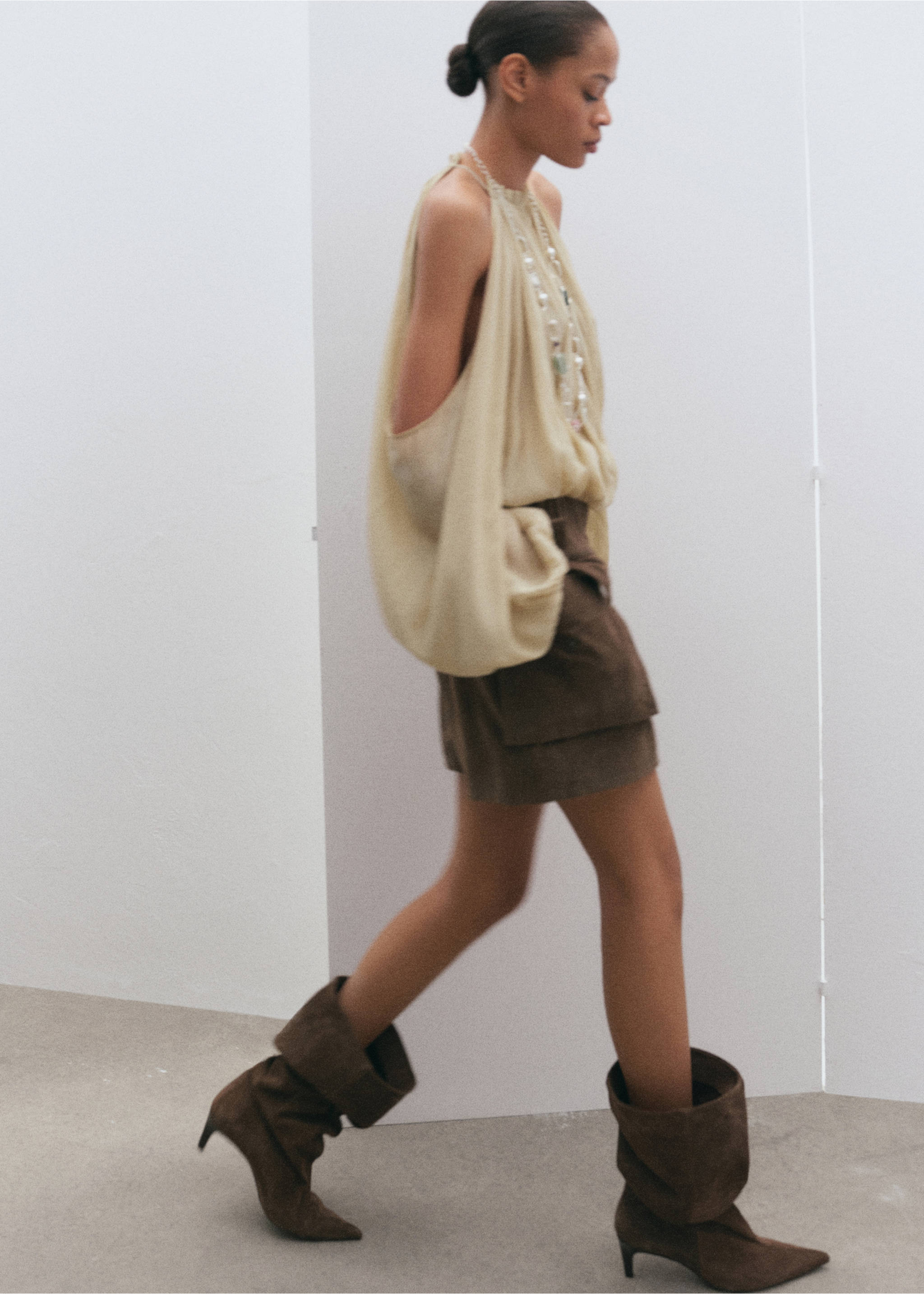 Off-the-shoulder lyocell blouse - Details of the article 2, Green. Ref: 27095995-00.