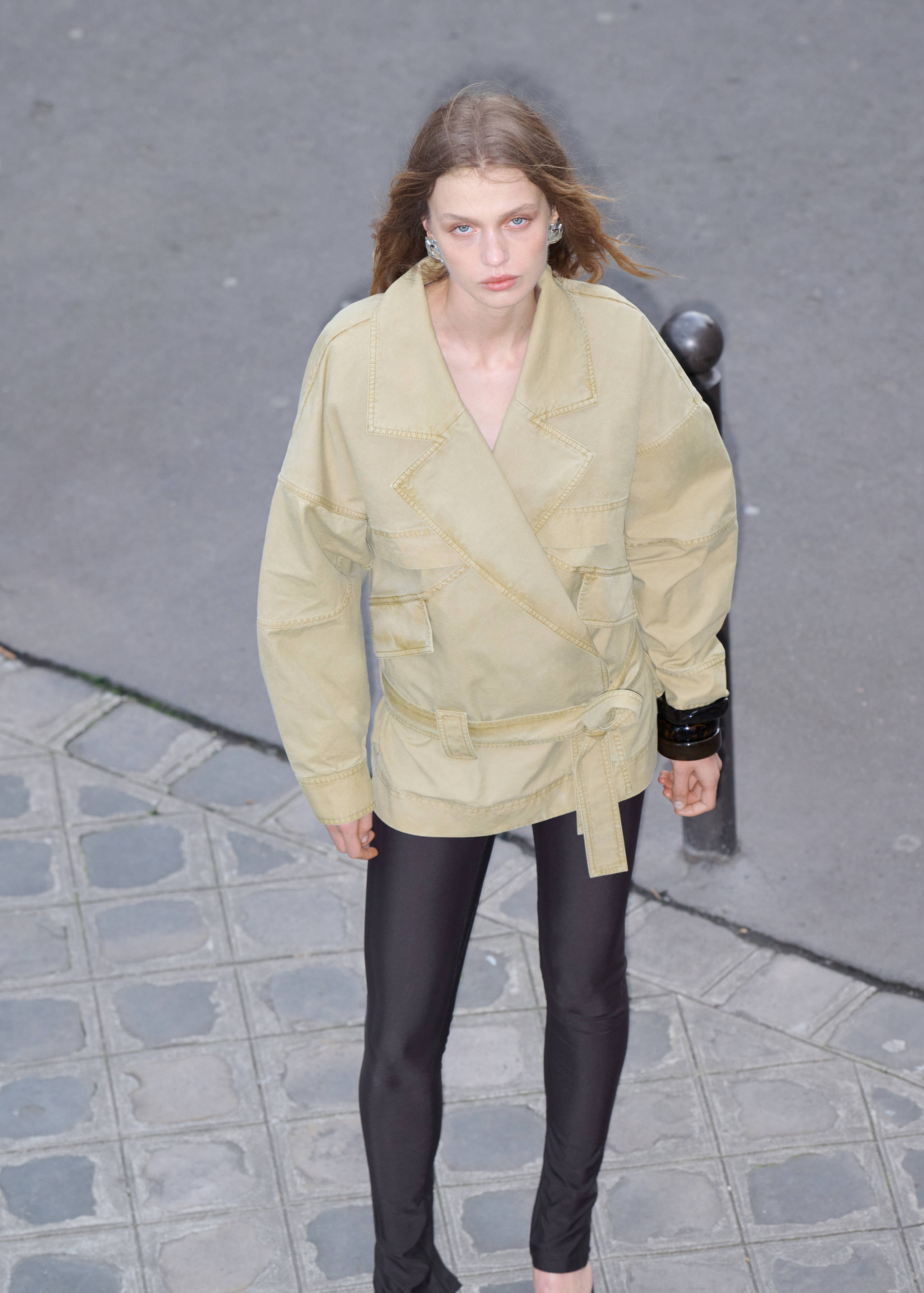 Belted parka with lapels - General plane