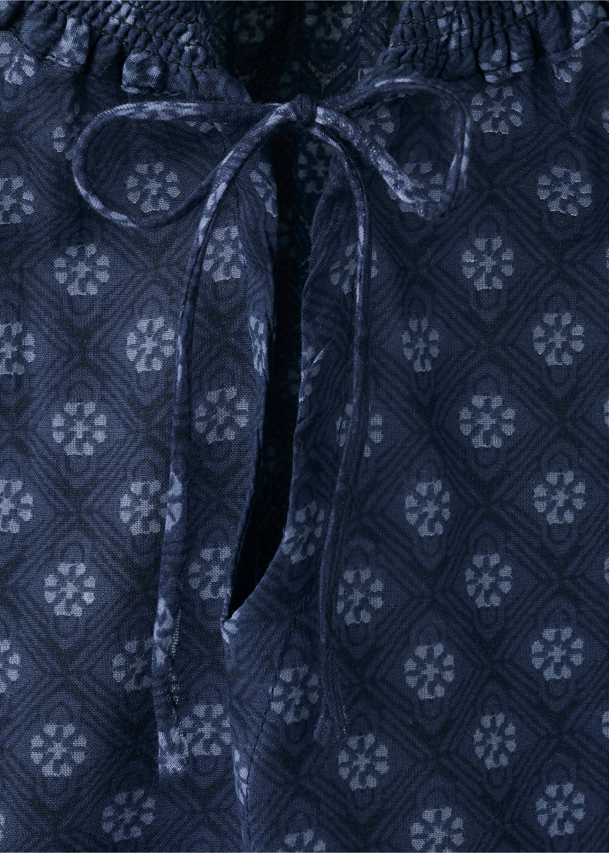 Top imprimé emmanchures américaines - Détail de l'article 8, Bleu marine. Ref: 27096002-00.