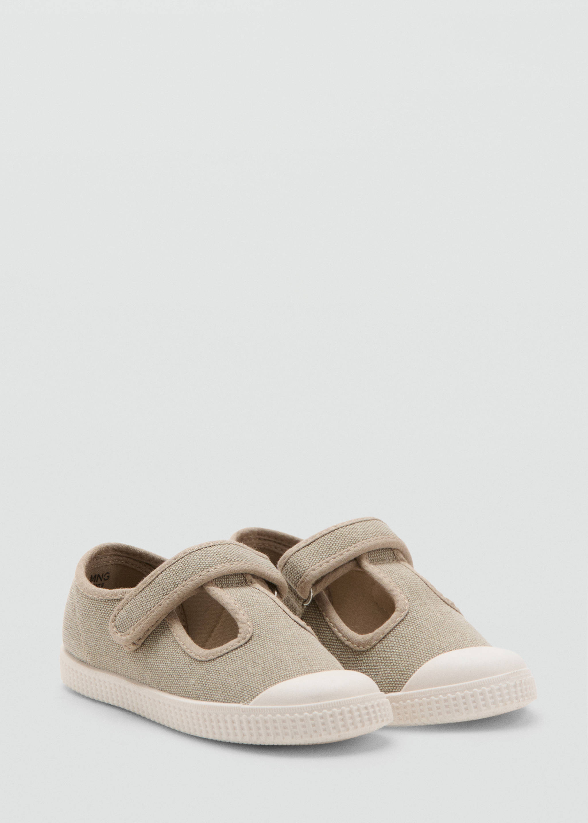 Deportivas tiras velcro - Plano medio