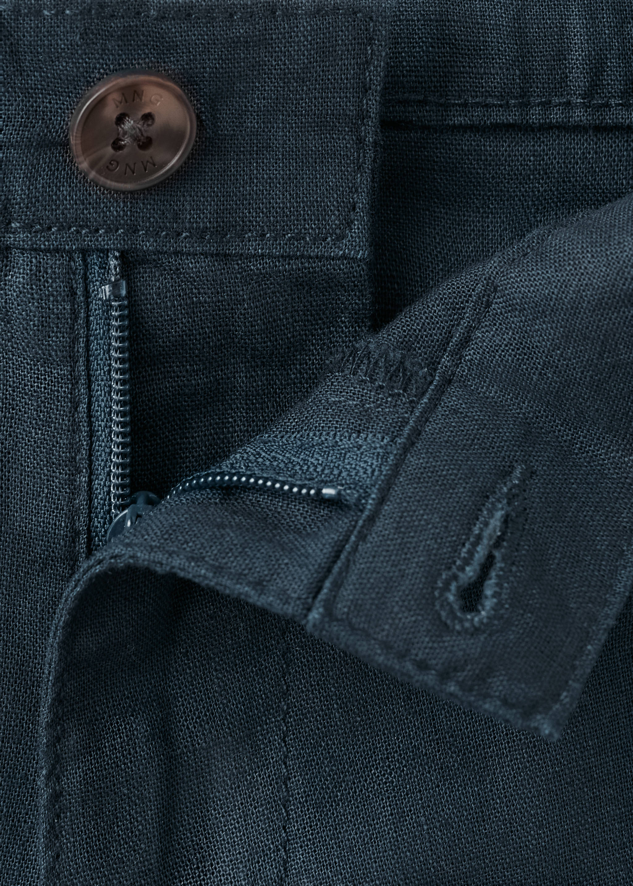 Linen-blend Bermuda shorts - Details of the article 8