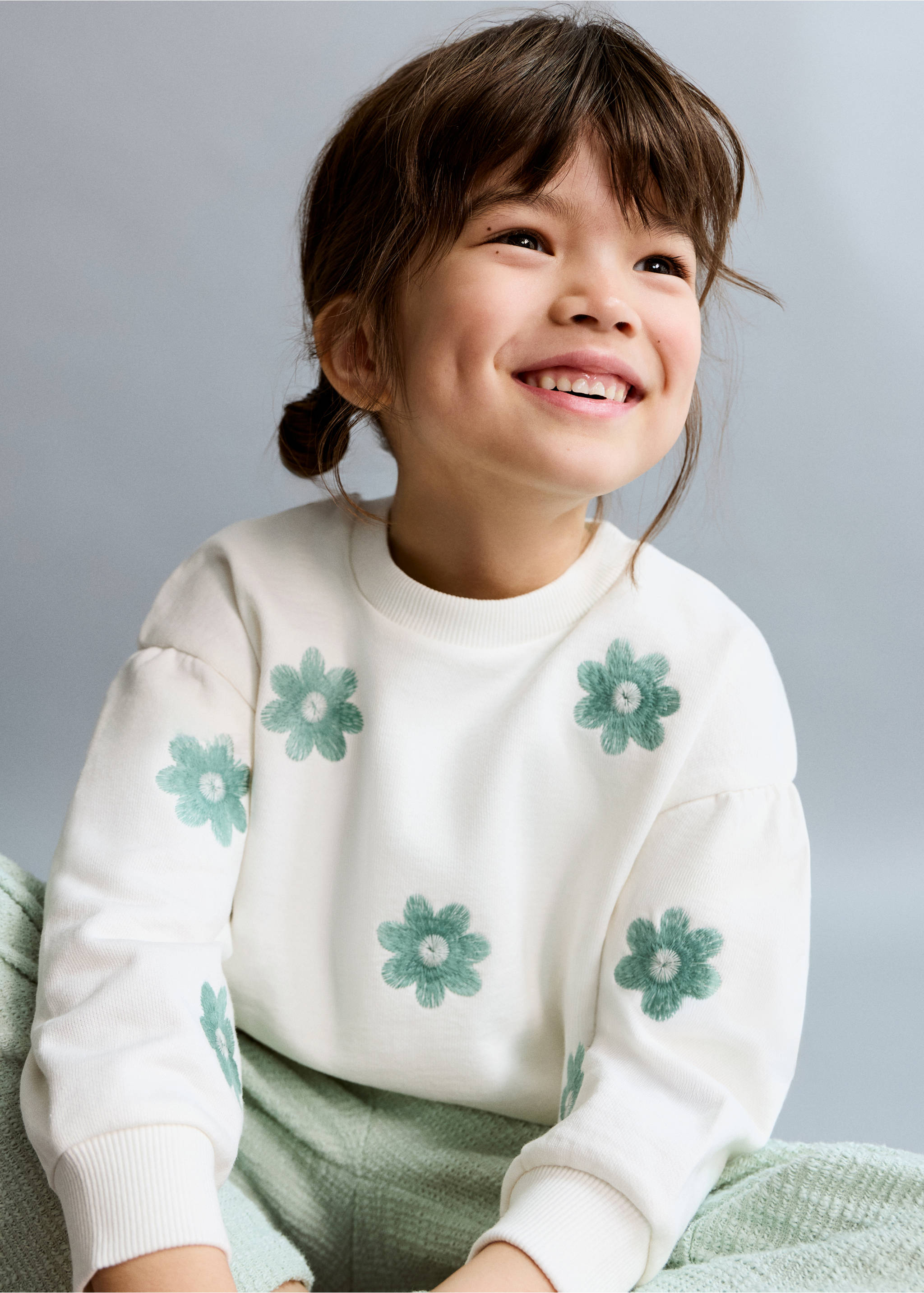 Cotton sweatshirt with embroidered flowers - General plane, Off White. Ref: 27096339-00.