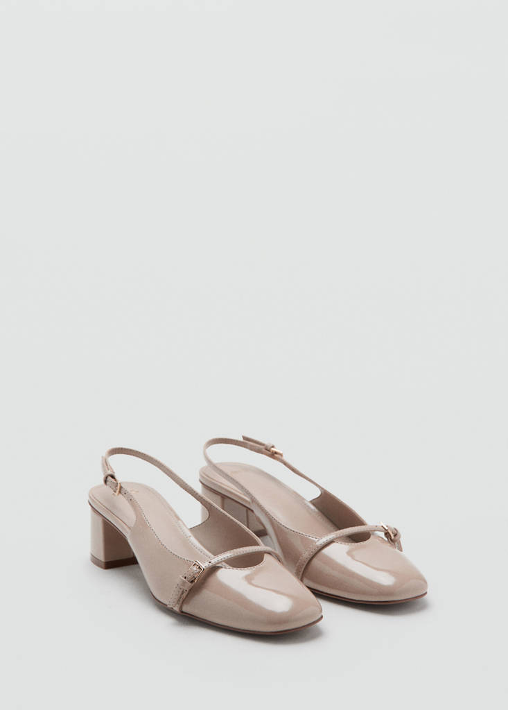 Patent leather shoes with straps and buckle — Ecru