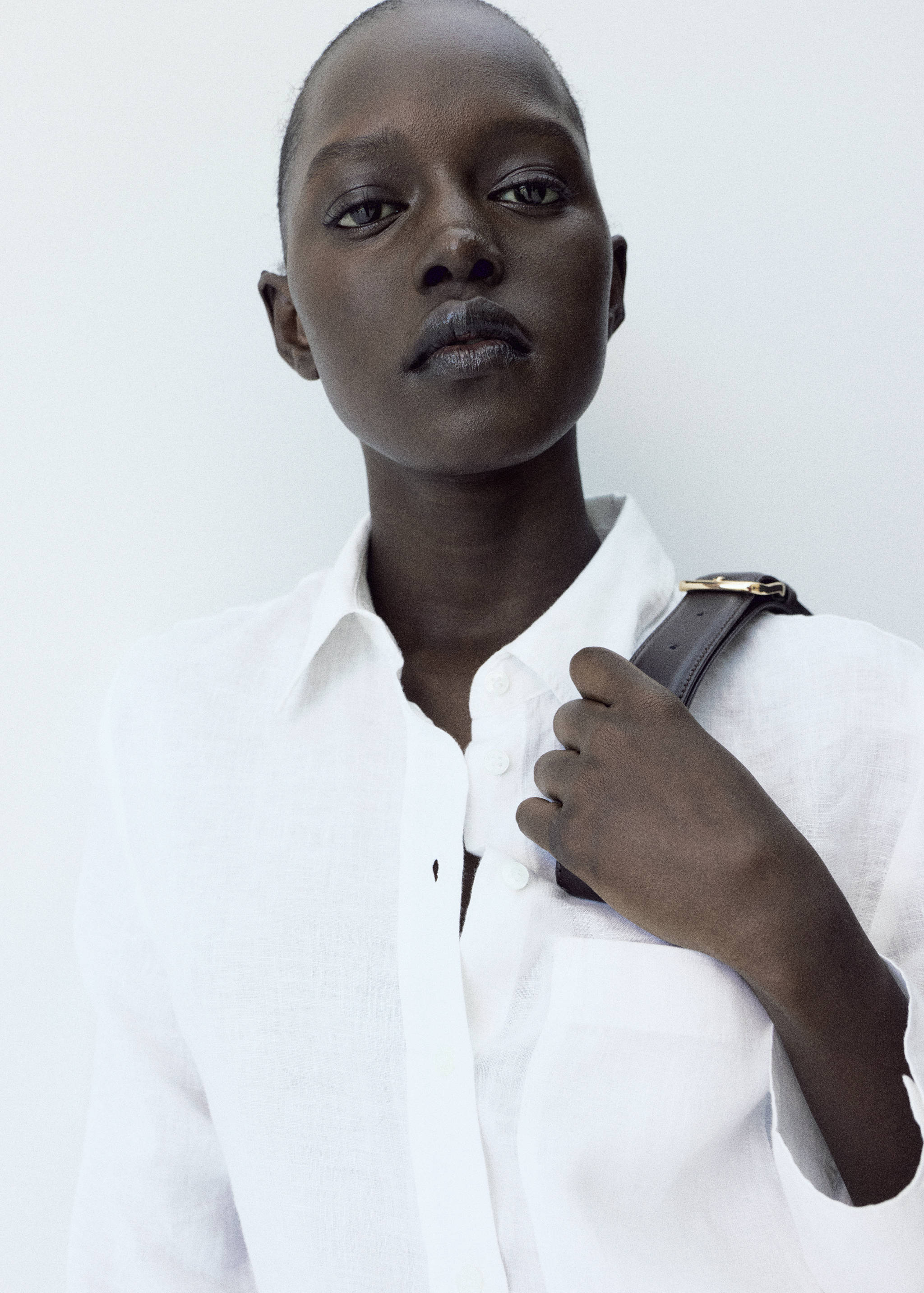 Chemise lin poche - Plan moyen