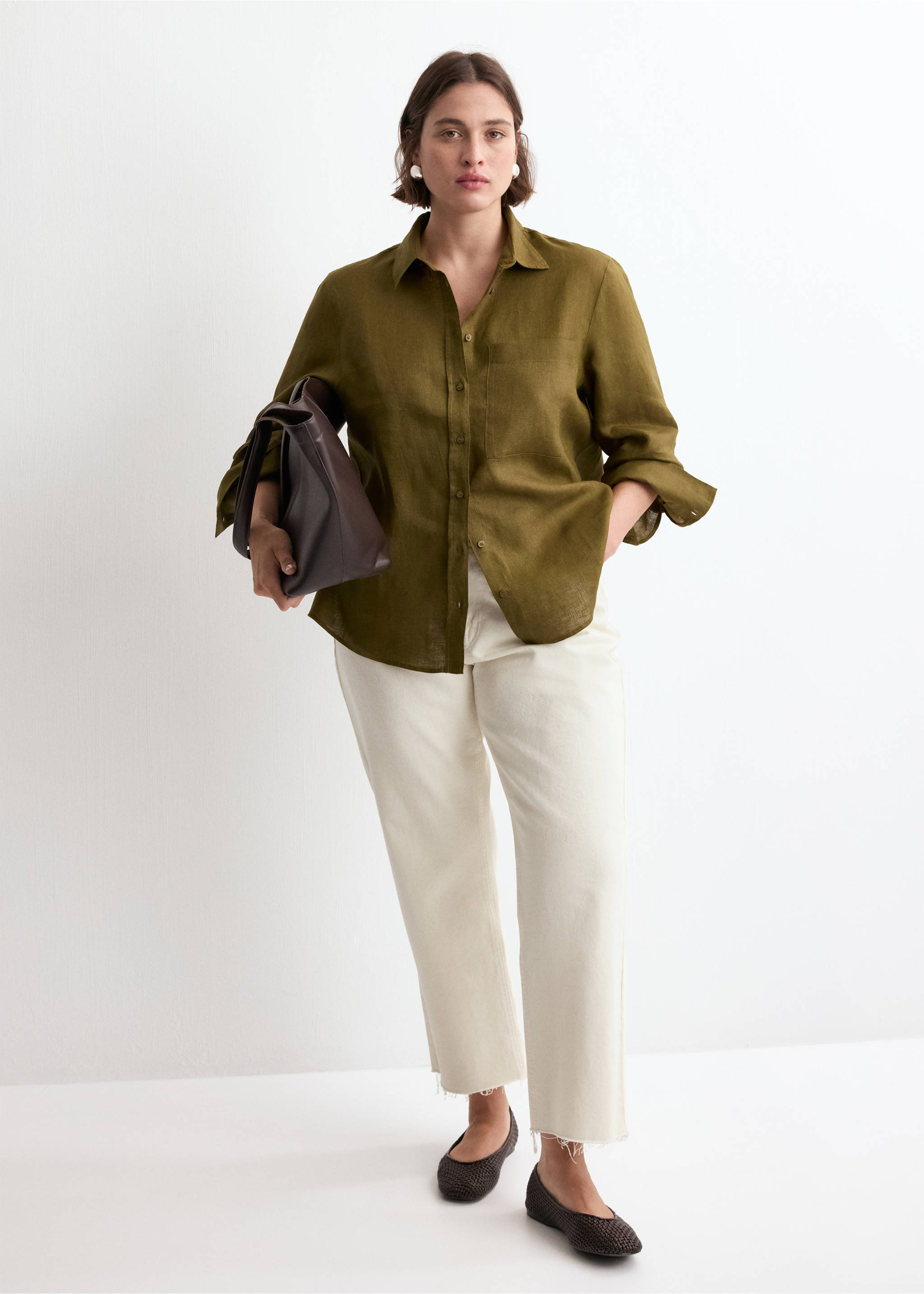 Chemise lin poche - Détail de l'article 3, Olive. Ref: 27096345-00.