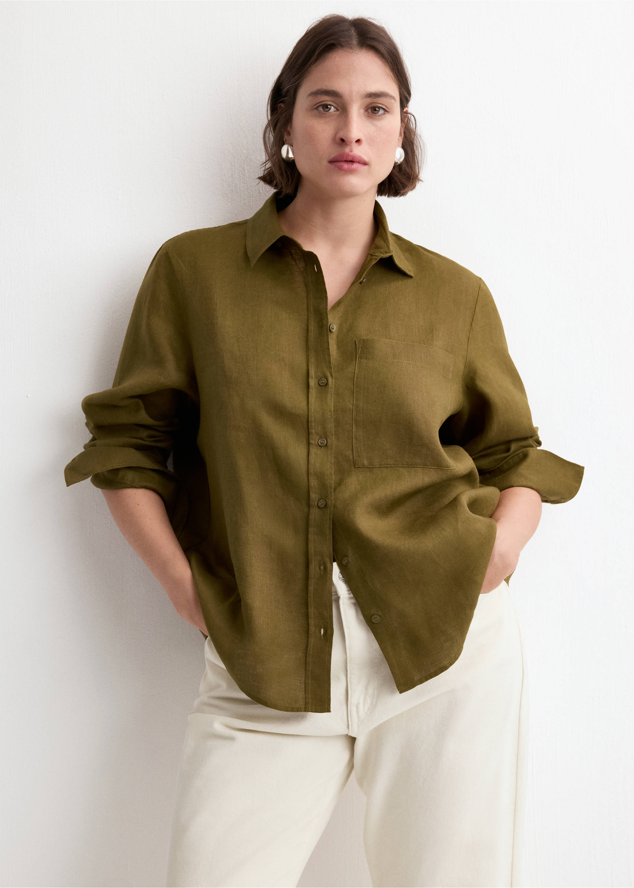 Chemise lin poche - Détail de l'article 5, Olive. Ref: 27096345-00.