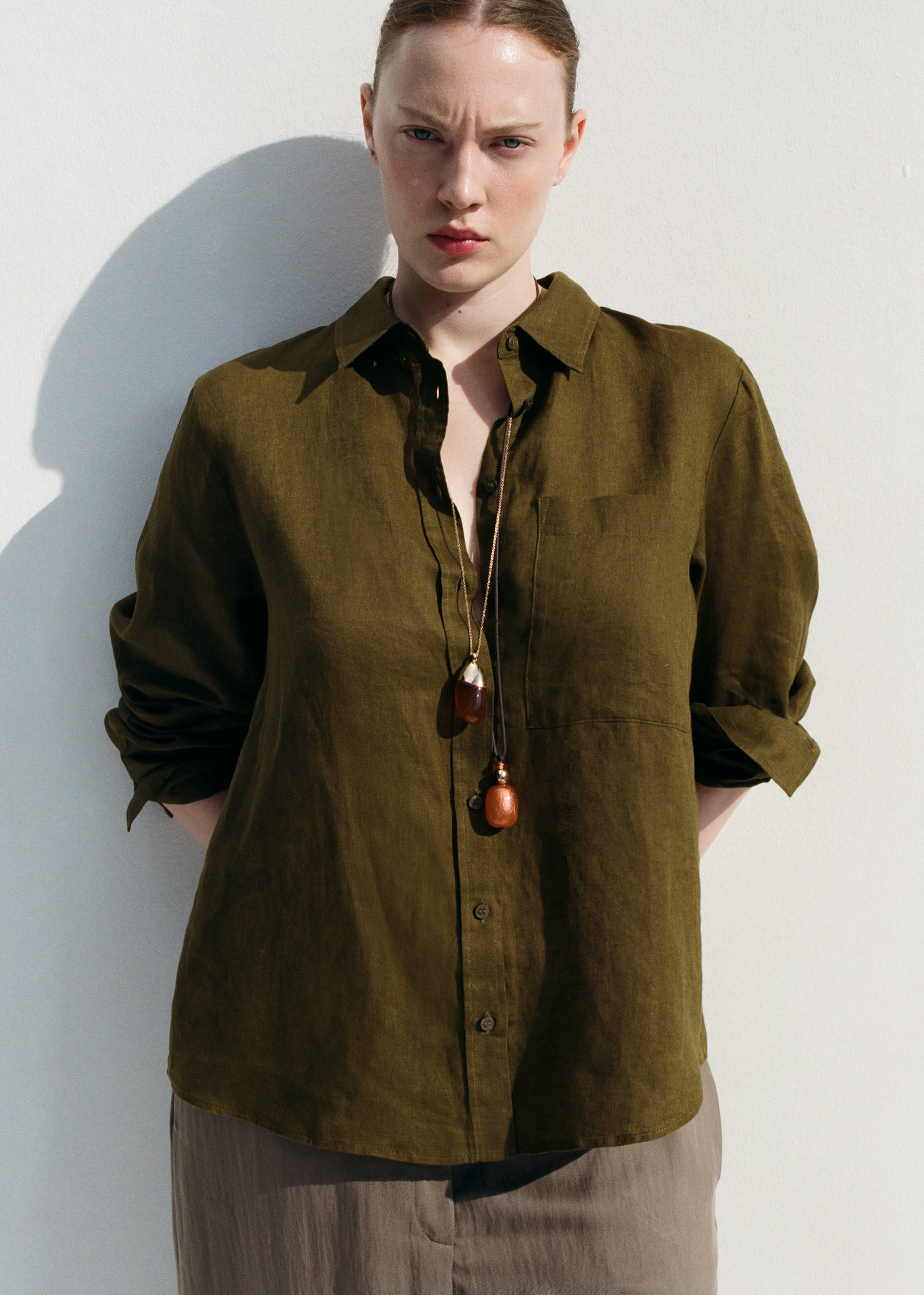 Pocket linen shirt - Details of the article 9