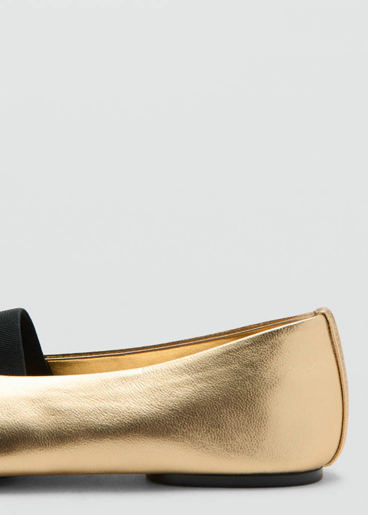 Strap leather shoes — Gold