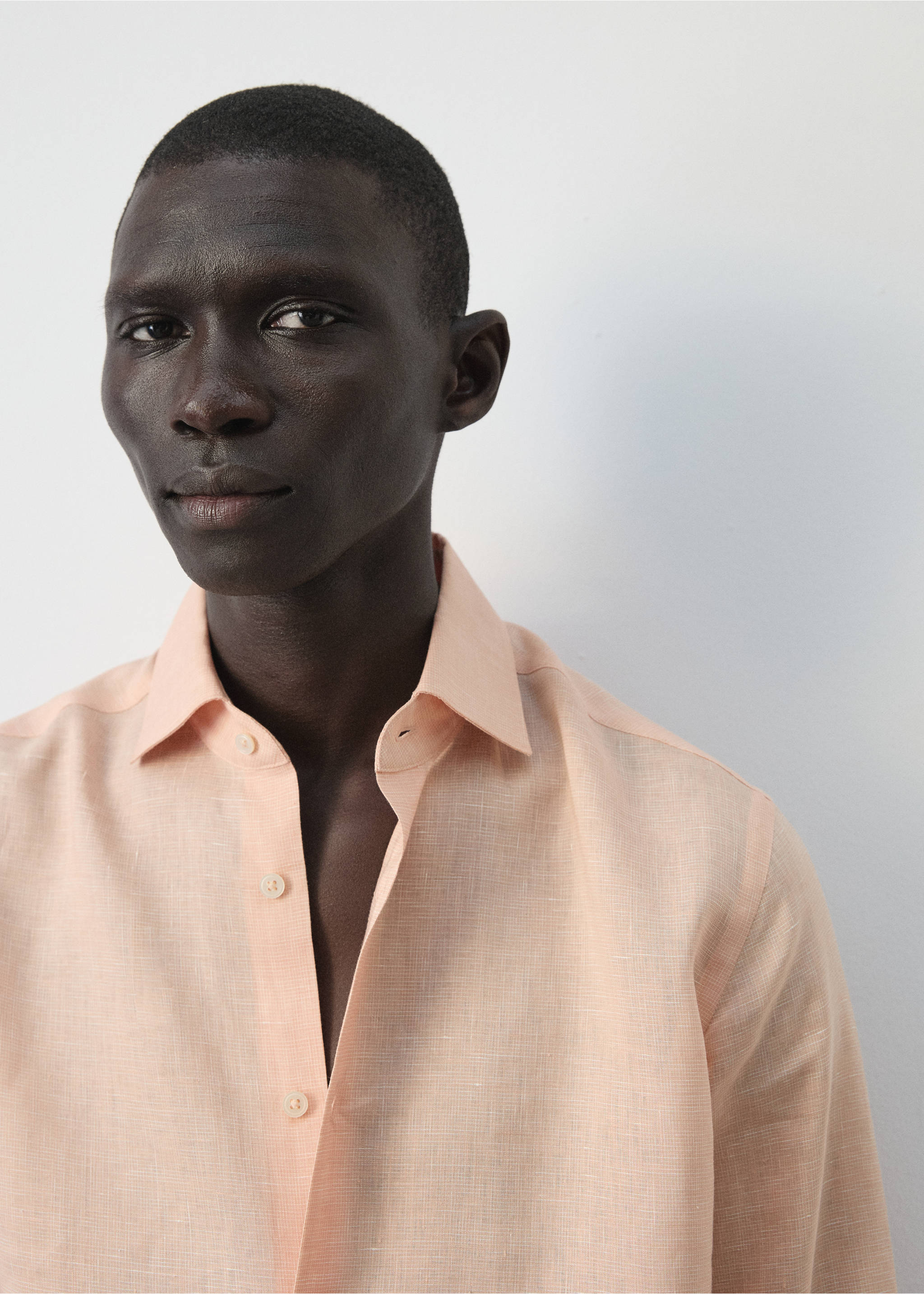 100% linen slim-fit shirt - Details of the article 6, Peach. Ref: 27096709-00.
